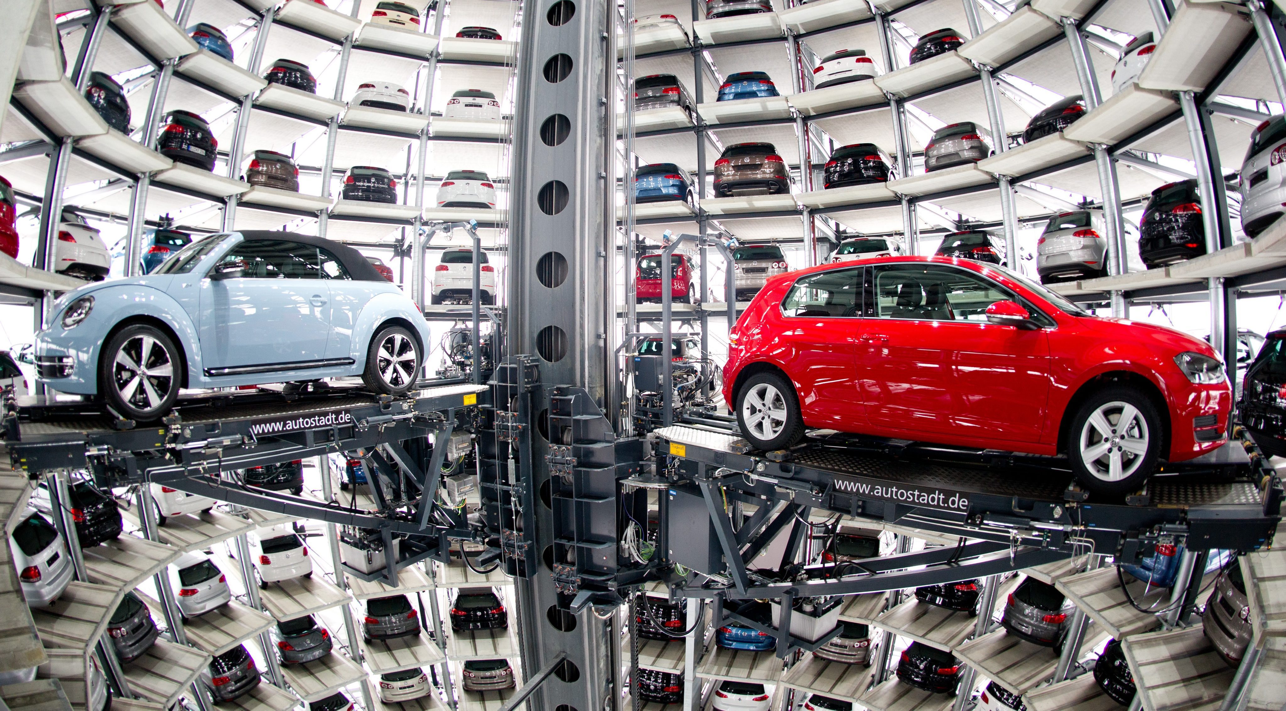 Продажбите на автомобили в Германия със спад през 2013