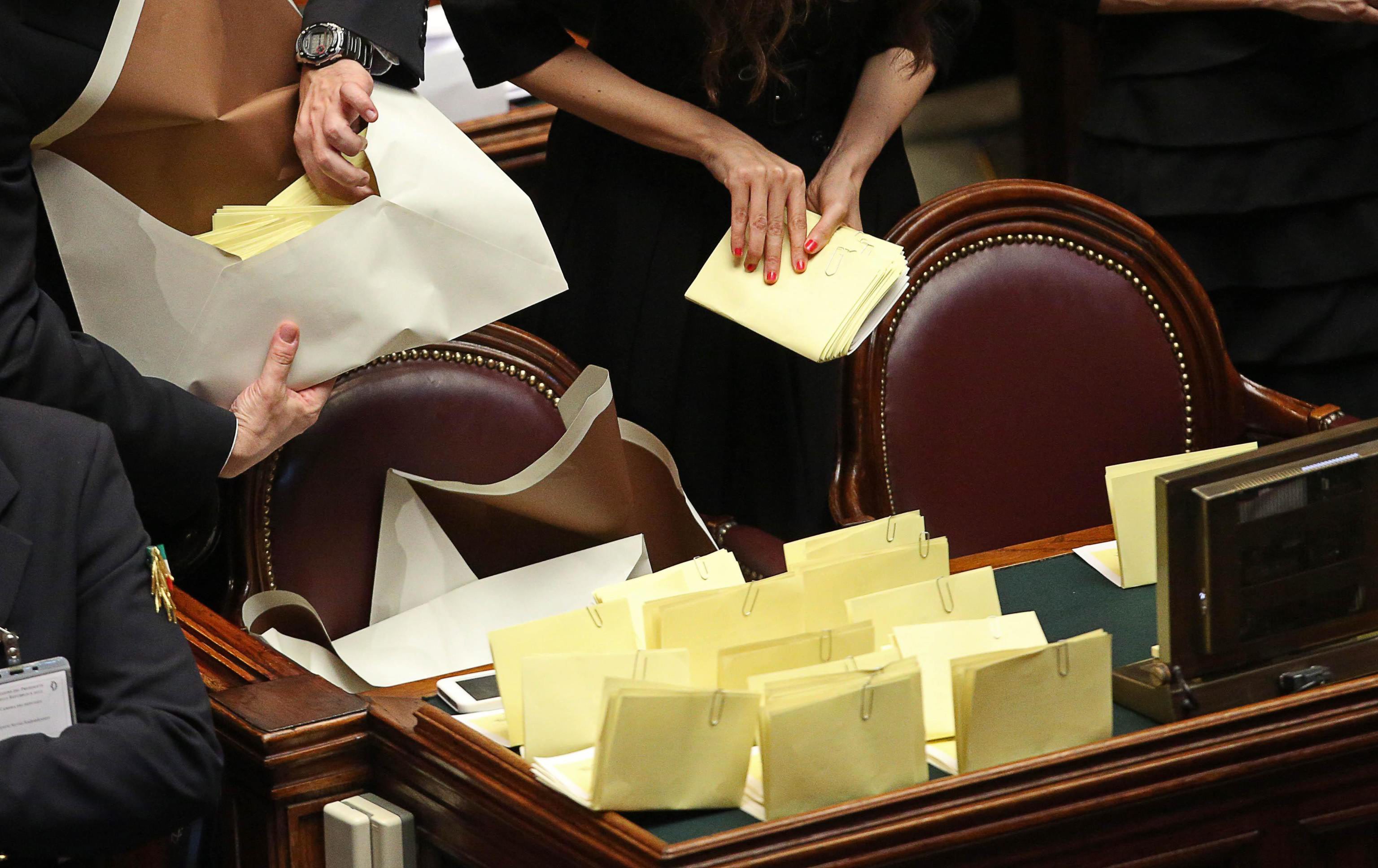 Депутатите в Рим превърнаха във фарс вота за президент