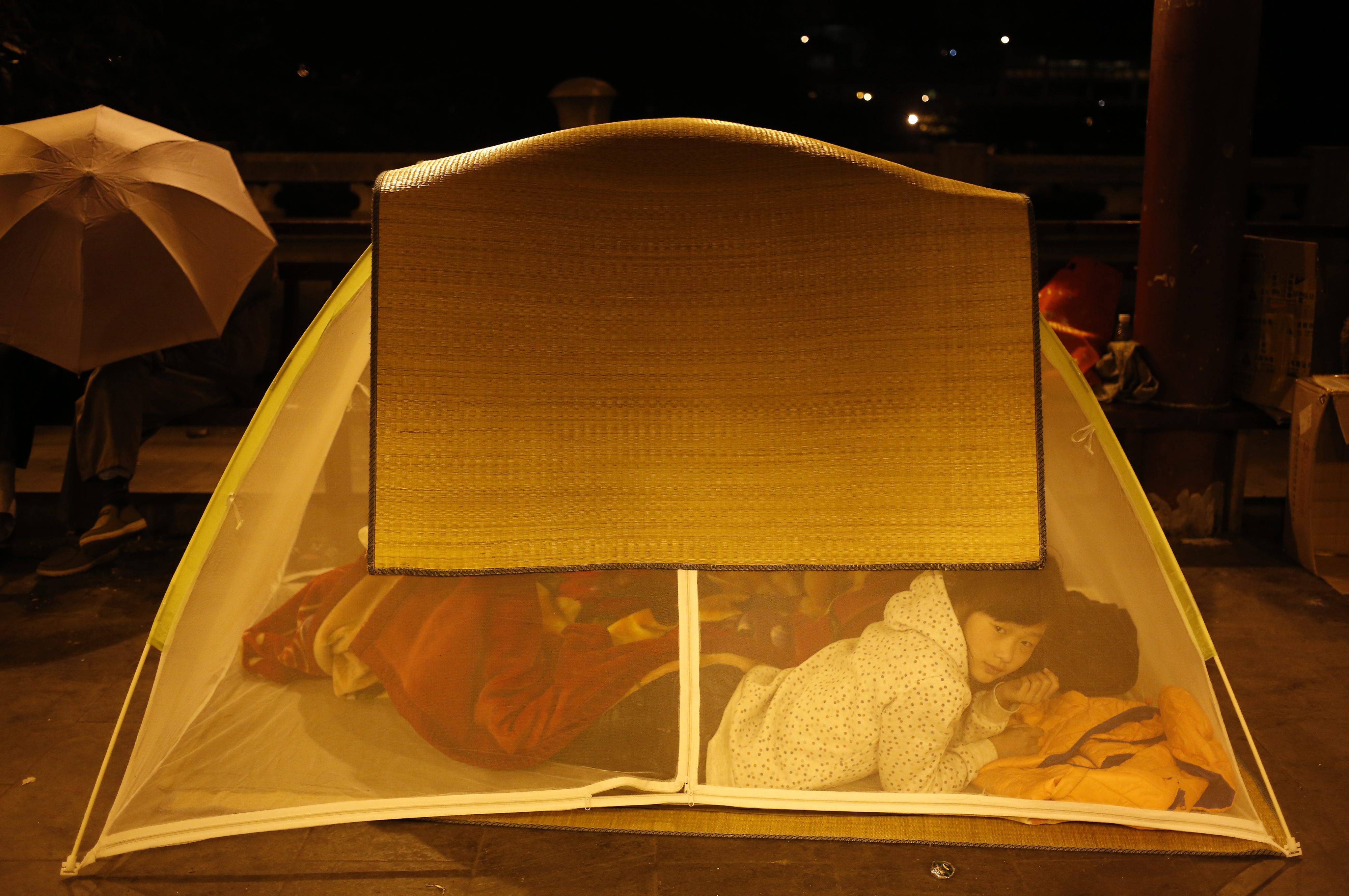 Най-малко 200 души са загинали при труса в Китай, ранените са над 10 000