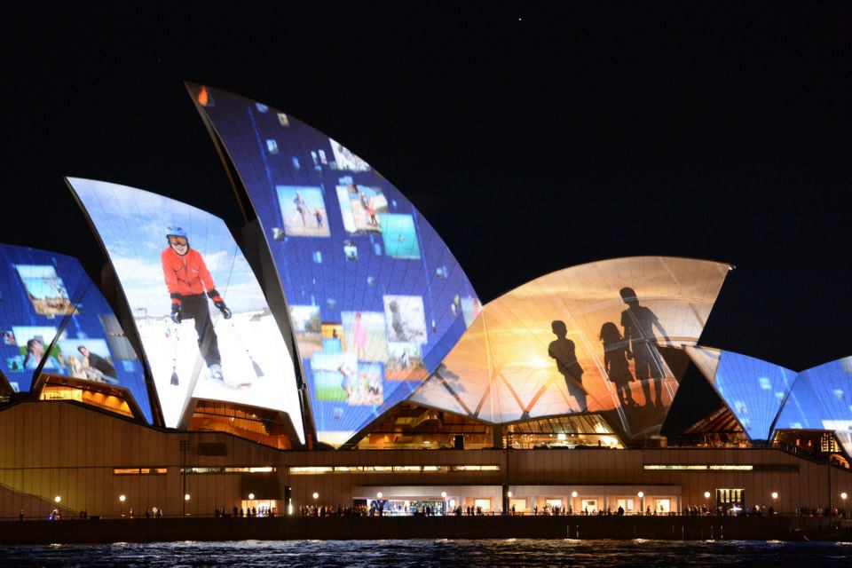 Samsung премени Операта в Сидни за новото Galaxy