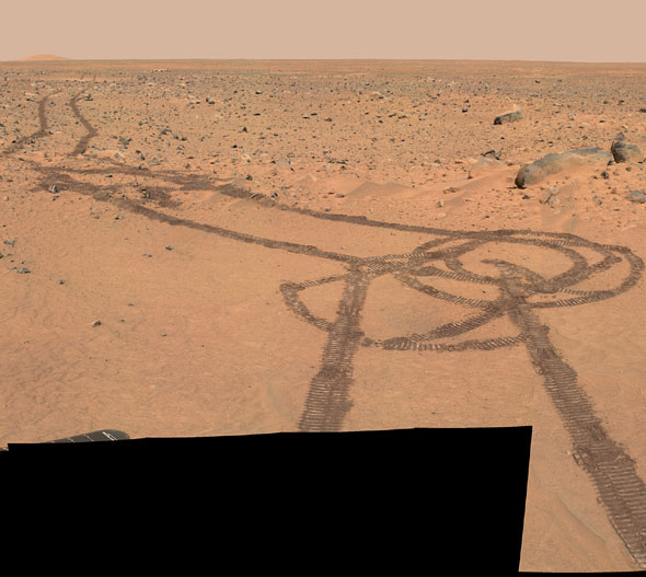 Марсоход на НАСА нарисувал гигантски фалос