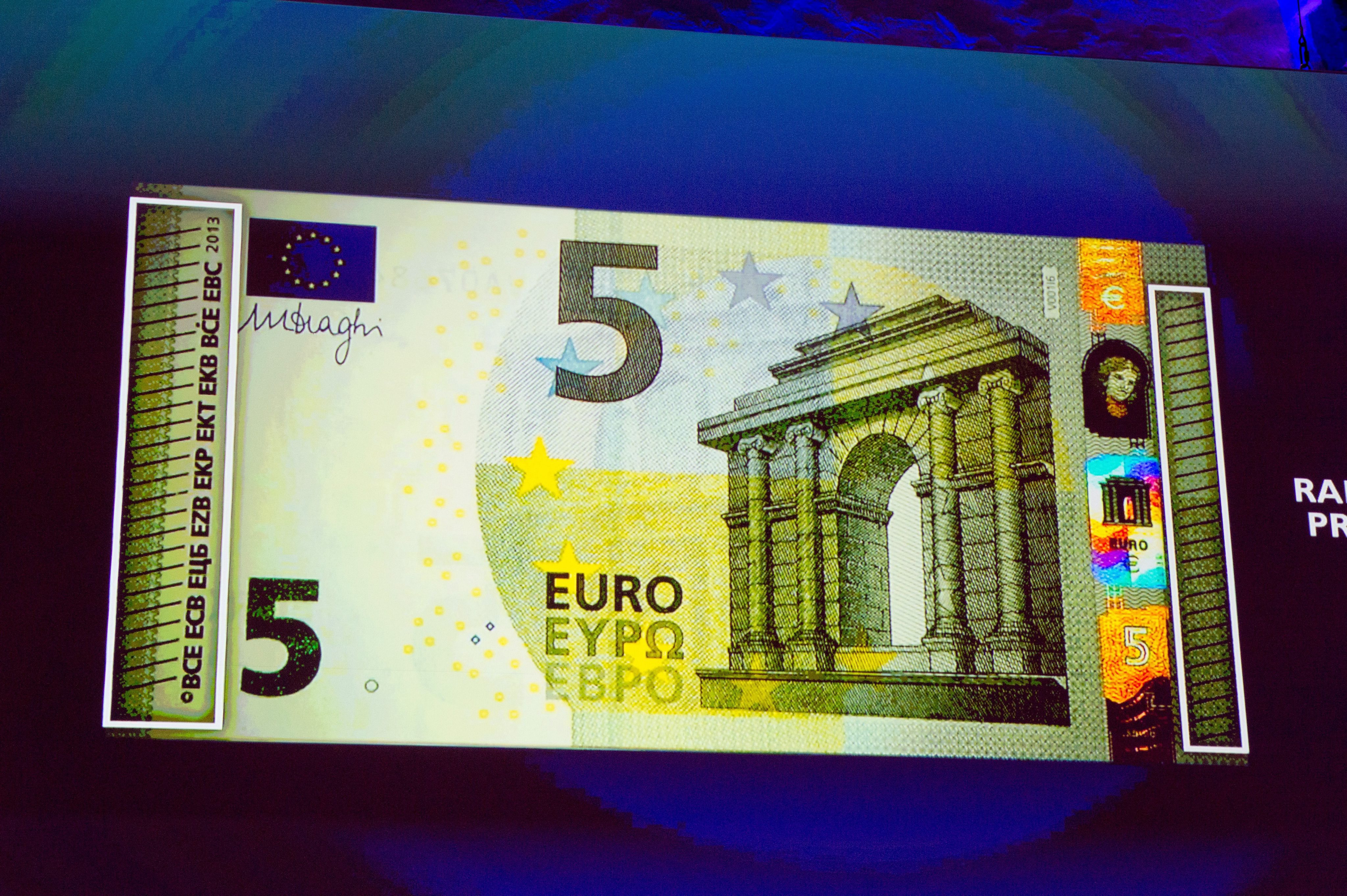 Рекорден срив на еврото