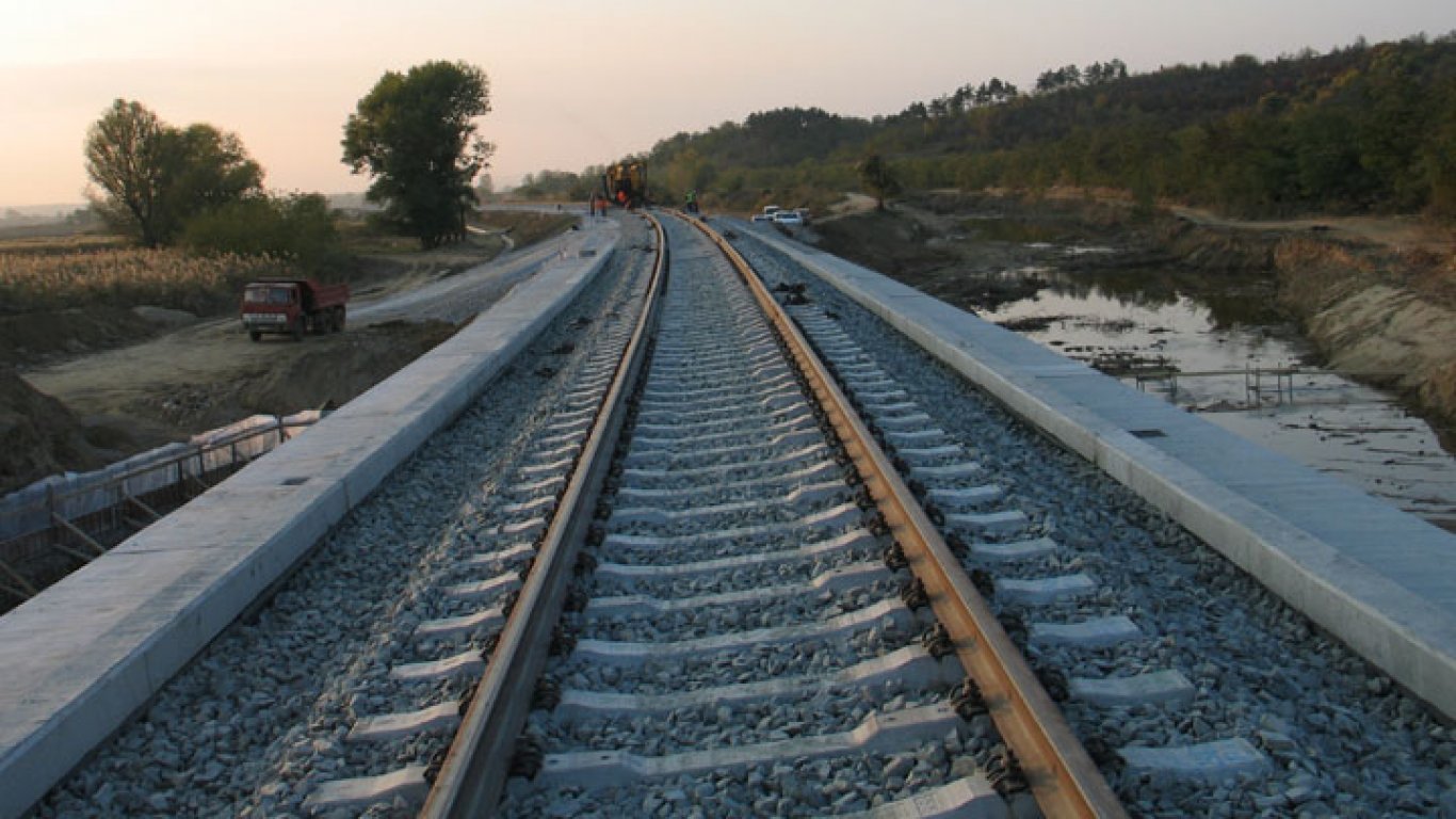 Влак е убил мъж в тунел в близост до Дупница