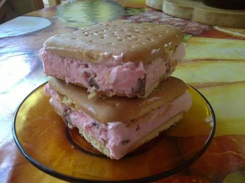 Сладоледени сандвичи