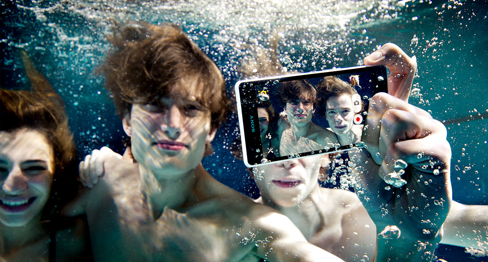 Sony показа подводния си смартфон (видео)
