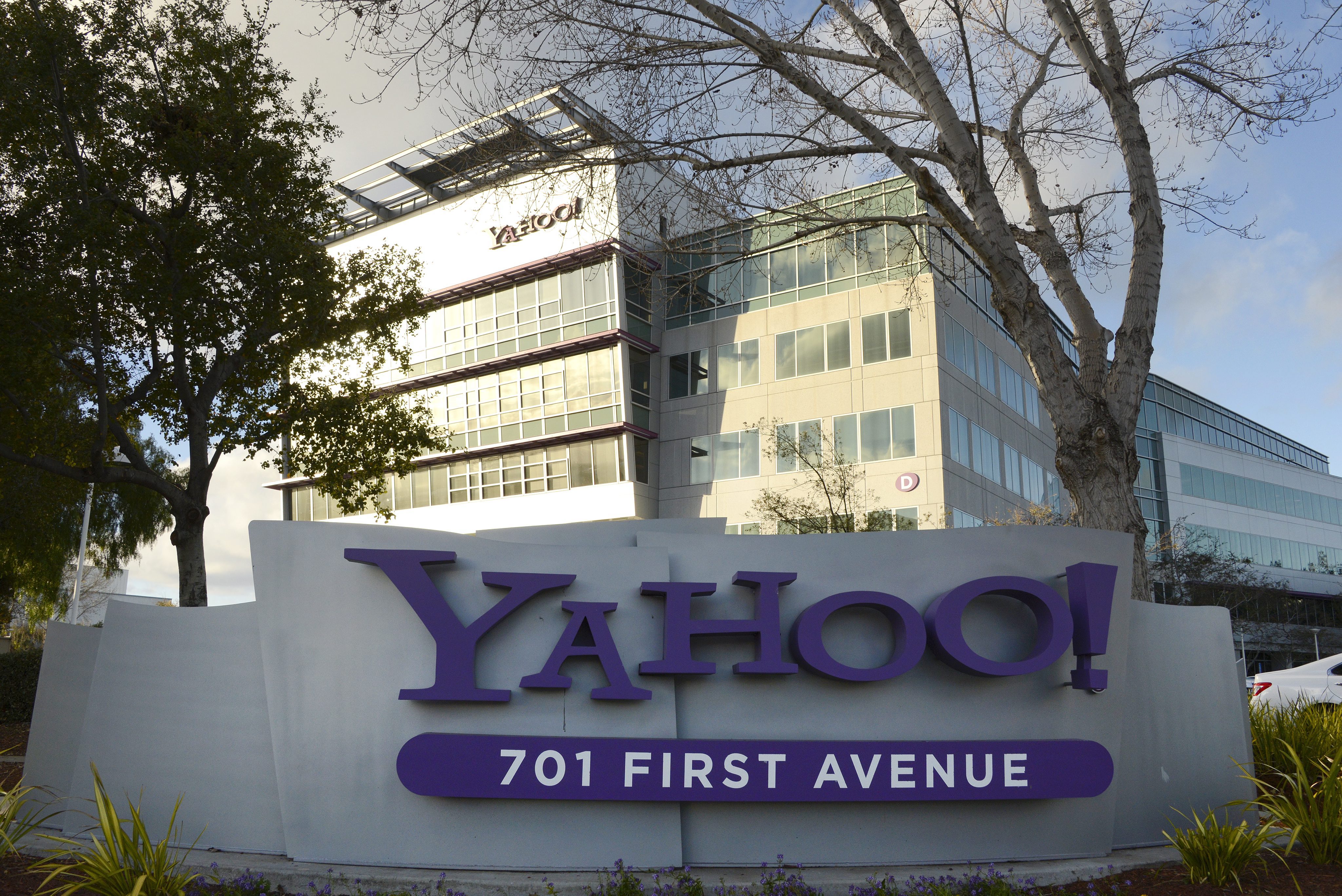 Yahoo изкупува обратно акции за $2 млрд.