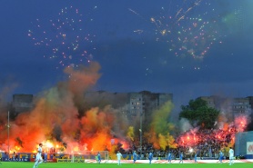 Португалският „А Бола“: Феновете на Левски запалиха стадиона, буквално!