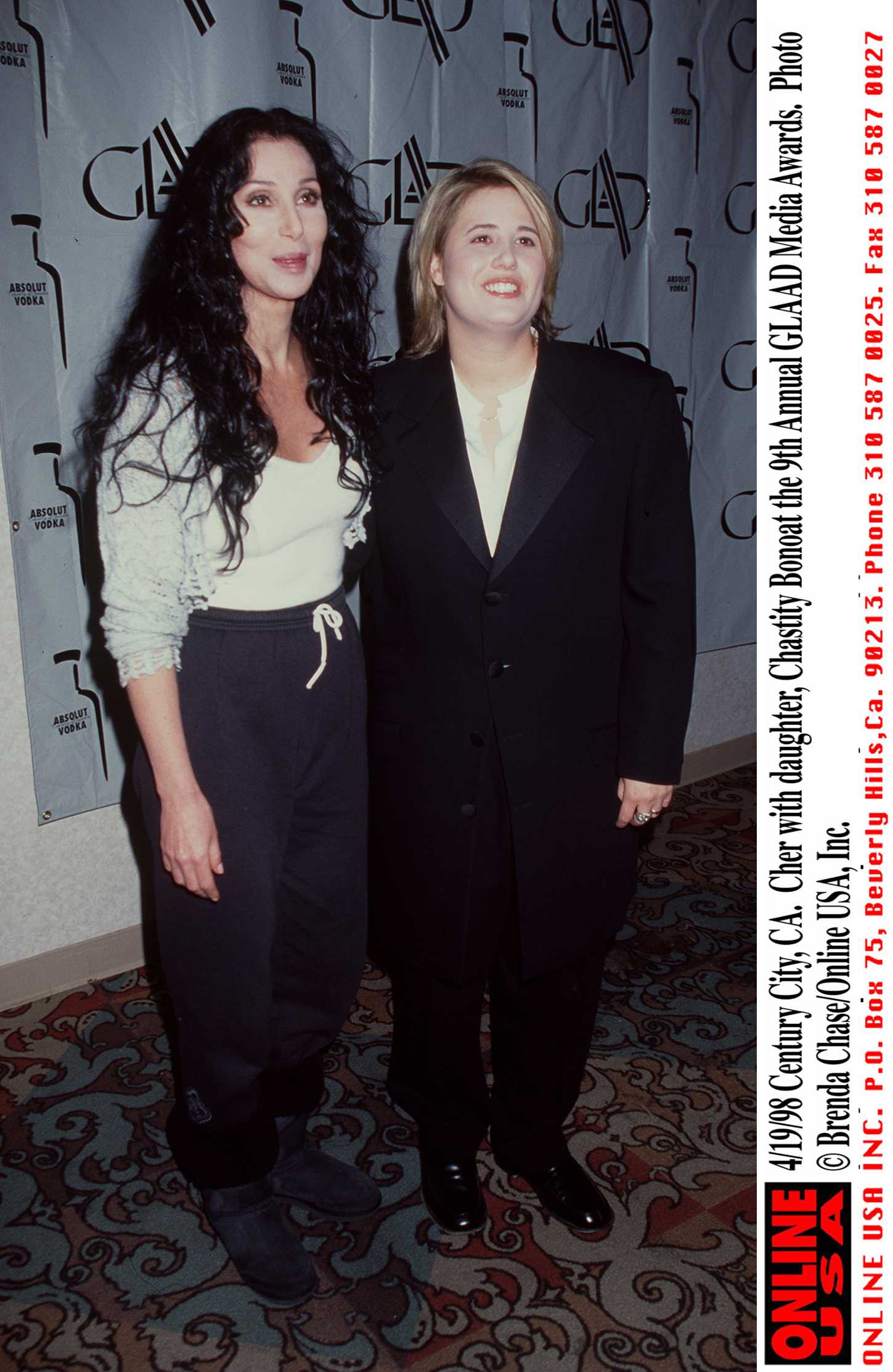 Шер с дъщеря си Чaстити Боно (преди операцията за смяна на пола), 1998