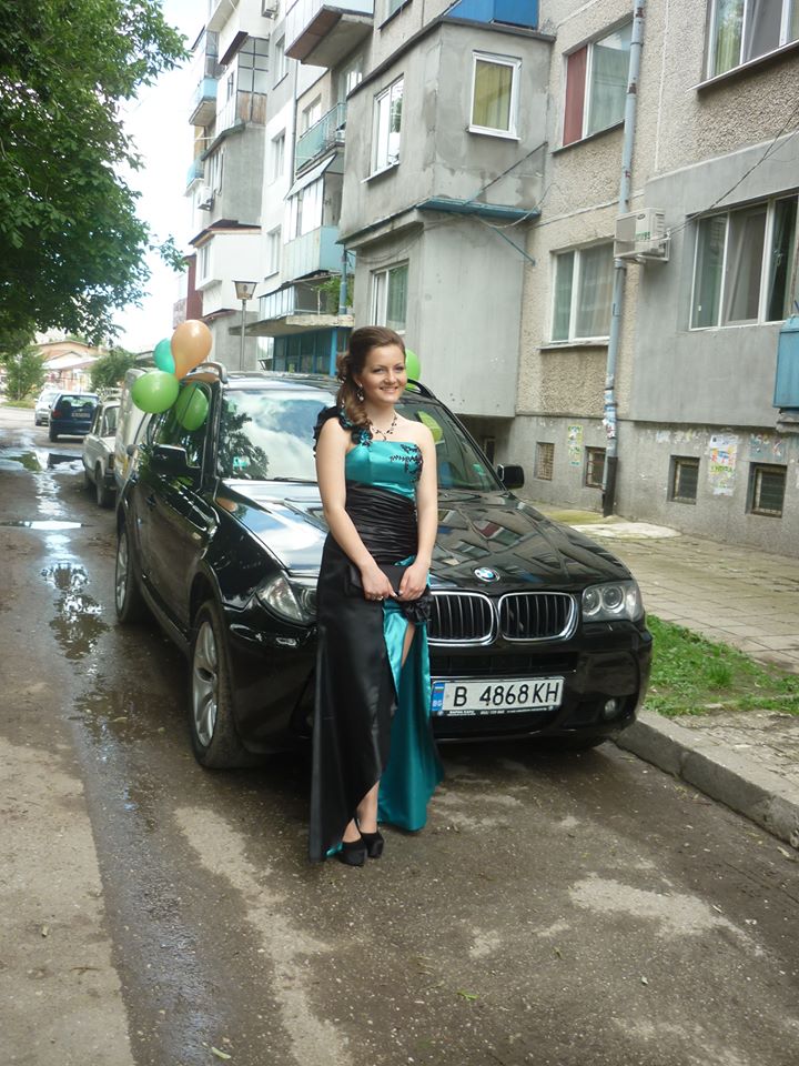 Роси Николова