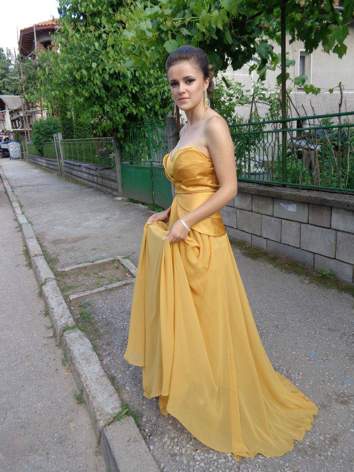 Каролина Манева