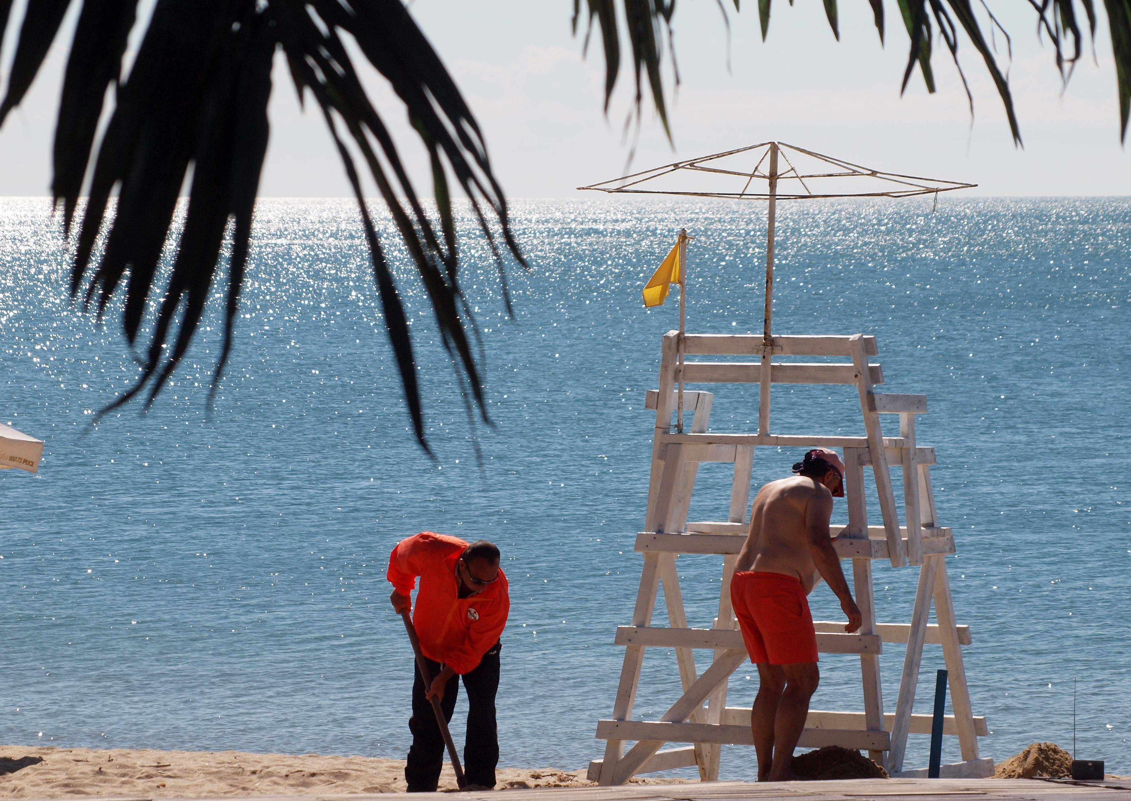 Варна посреща туристите с обновен градски плаж
