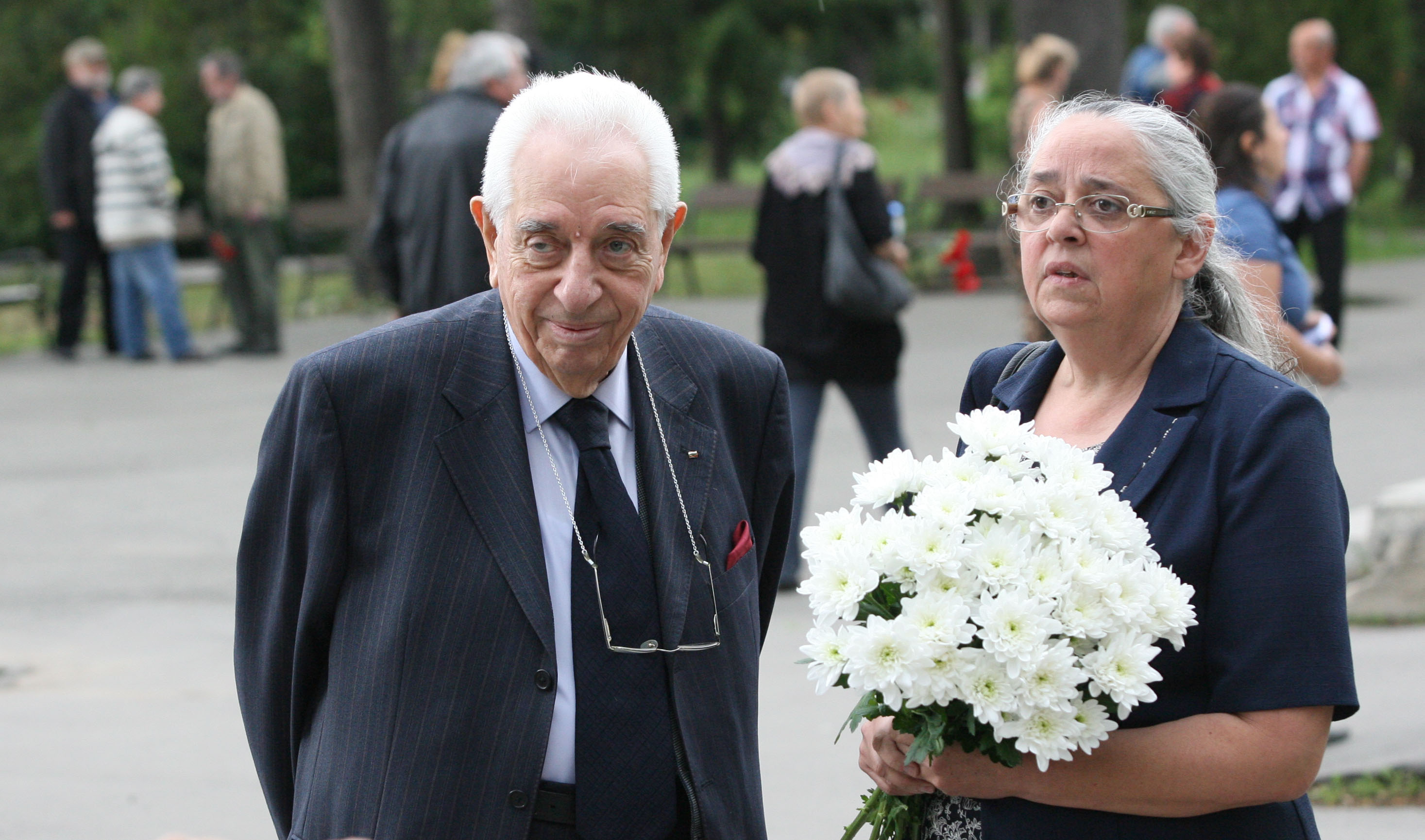 Гиньо Ганев на поклонението на Иванка Гръбчева