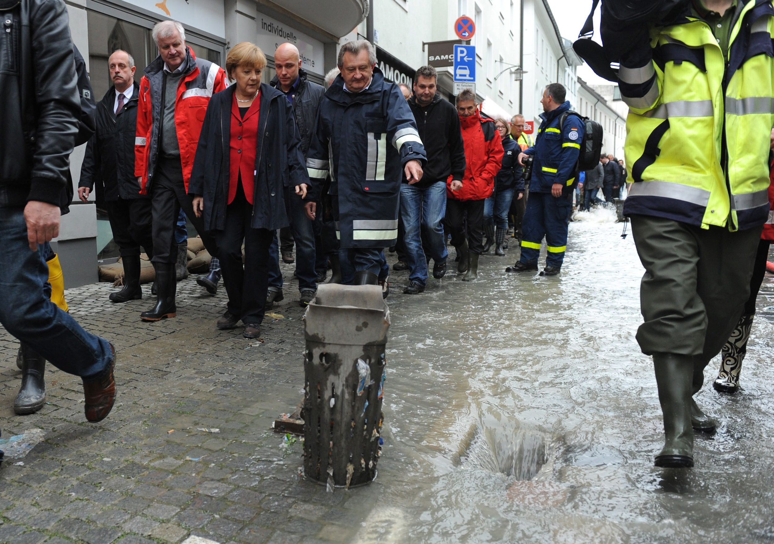 Германия вдига дълга заради наводненията