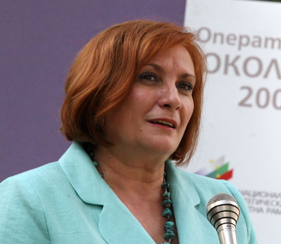 Министър Искра Михайлова е загрижена за европроектите