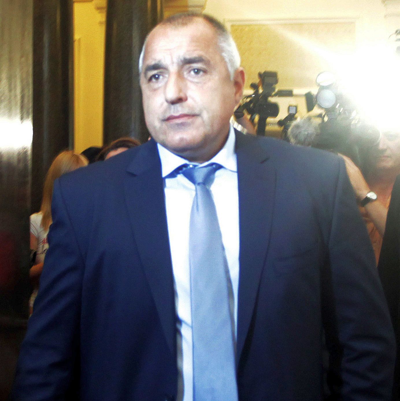 Борисов даде на съд Сидеров и Лаков, чака чували с пари
