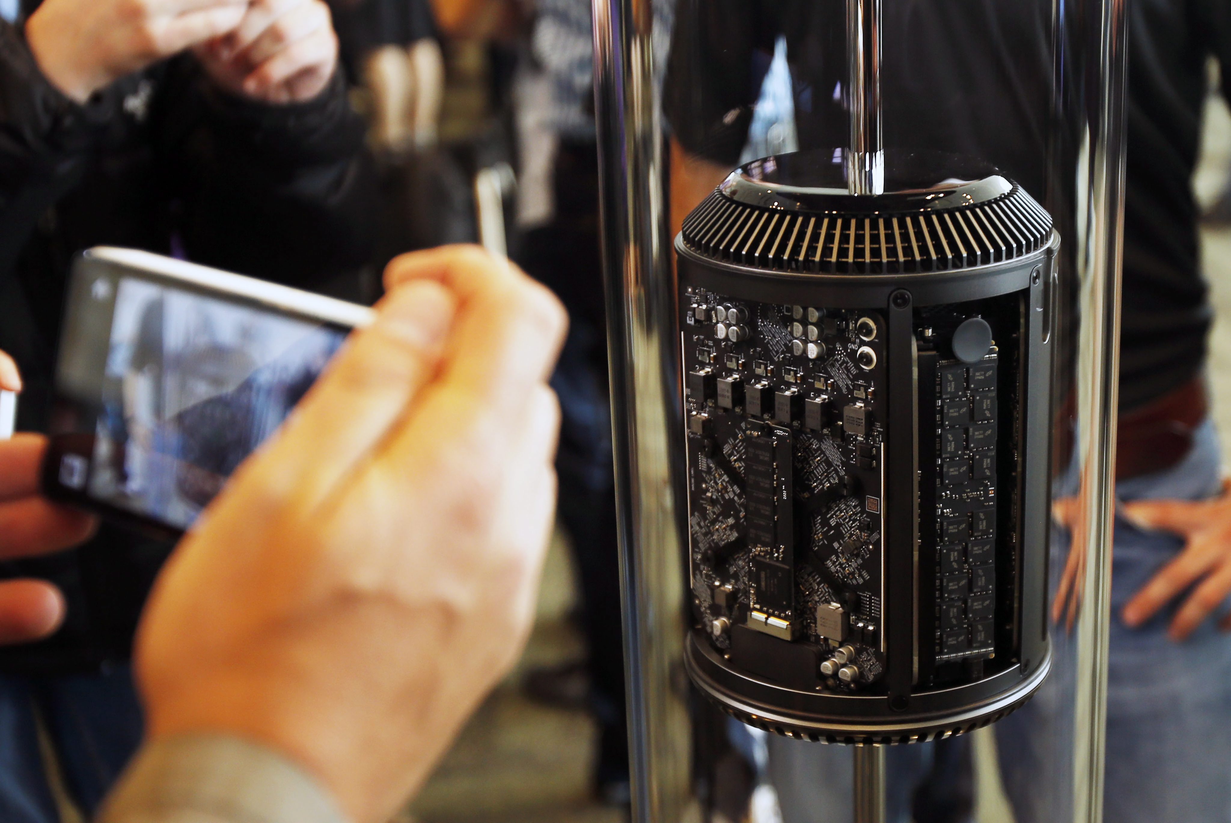 Новият компютър Mac Pro