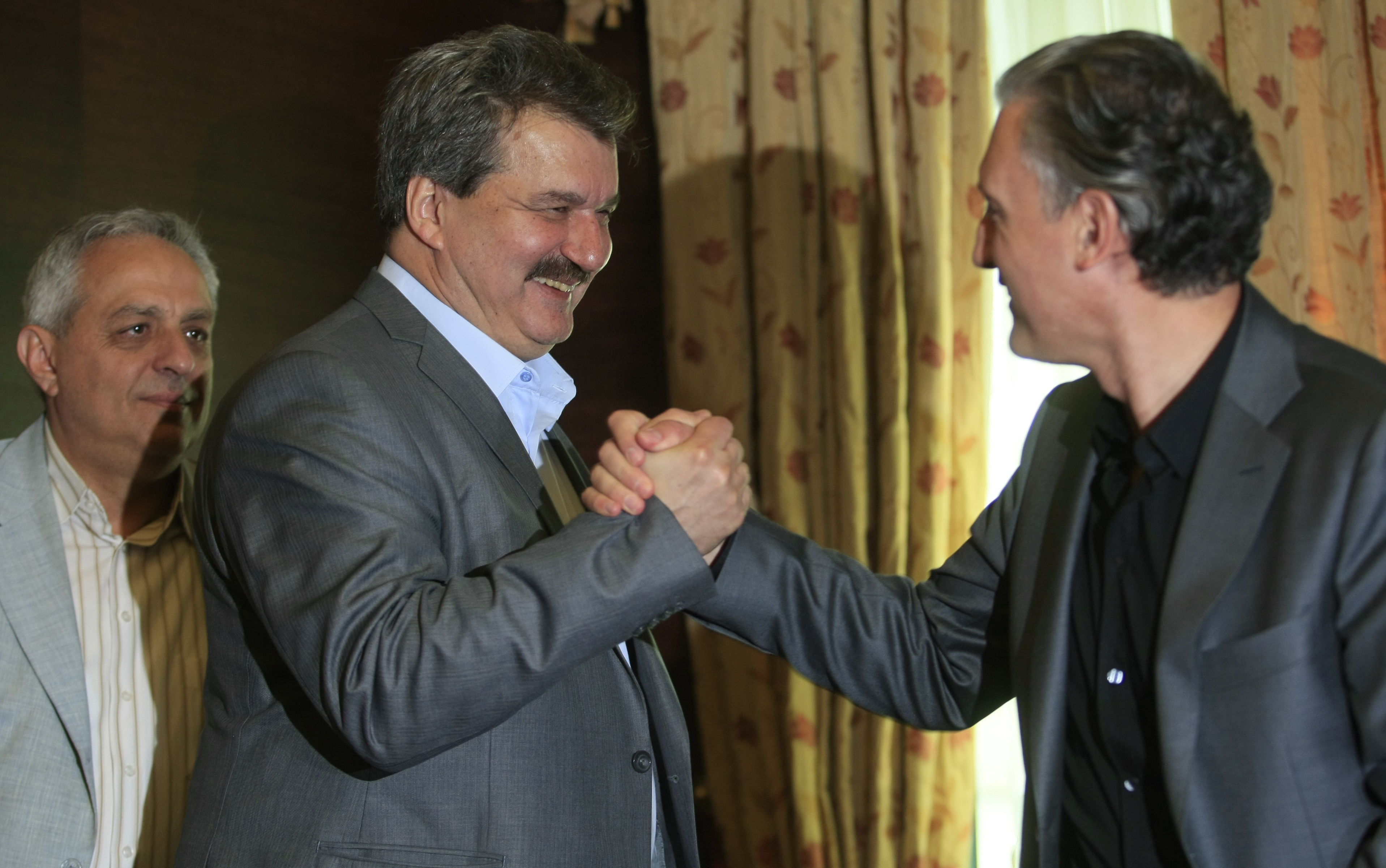 Тодор Батков и Кирил Домусчиев