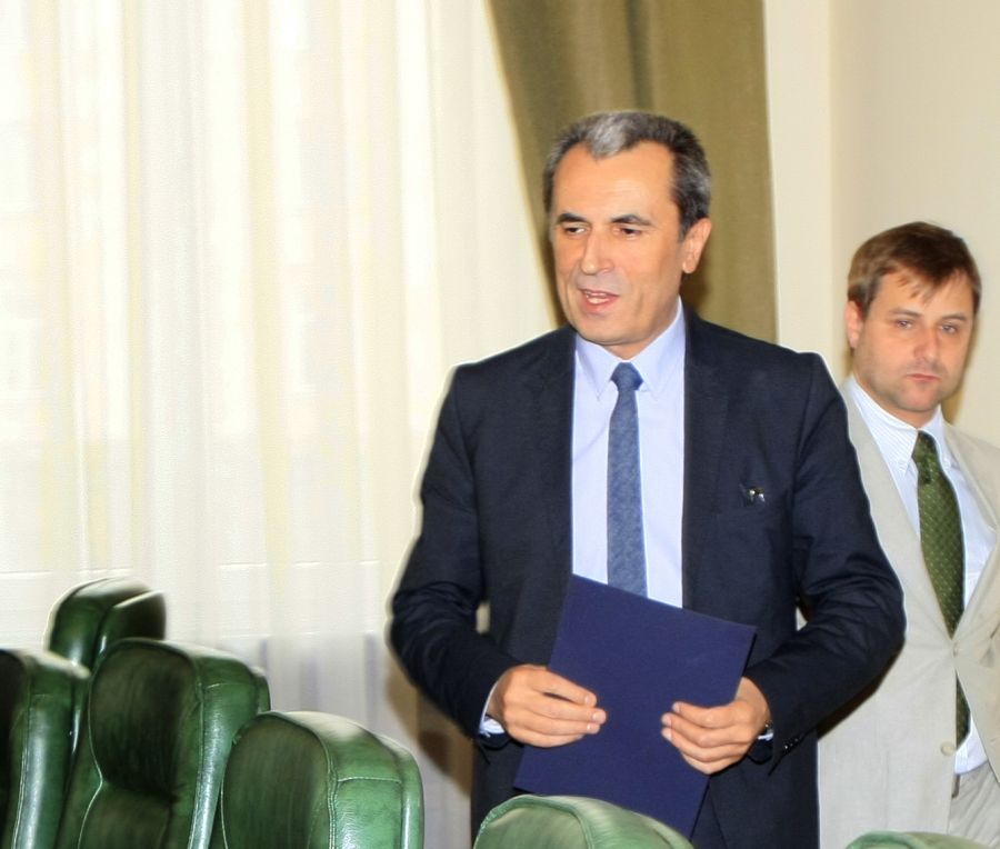 Орешарски потвърди, че няма да подаде оставка