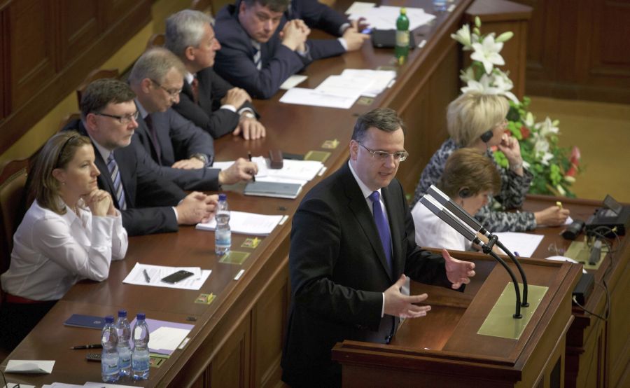 Чешкият премиер подава оставка след скандал