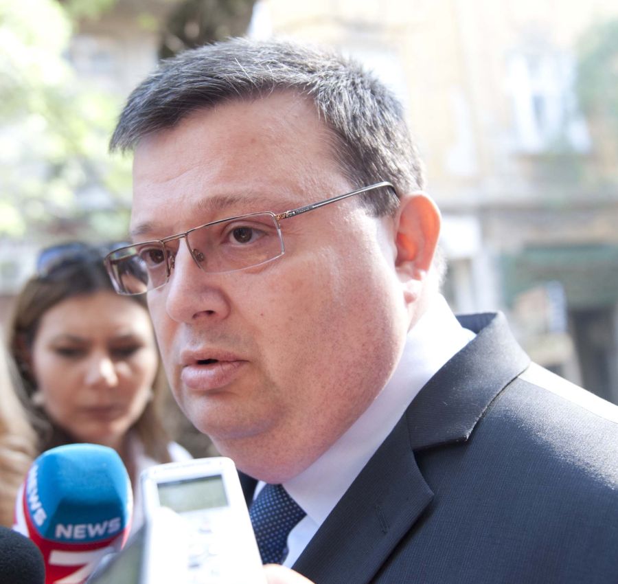 Цацаров предупреди да не се прекрачва границата на нормалния протест