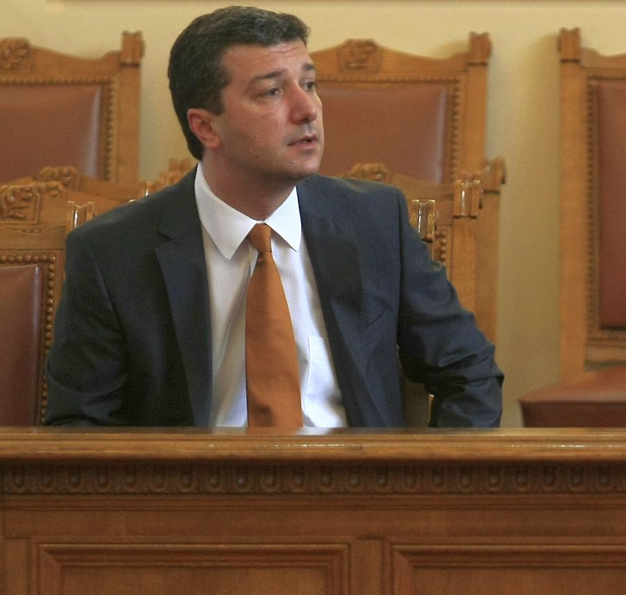 Криза в енергетиката, разработват нова стратегия до 9 месеца