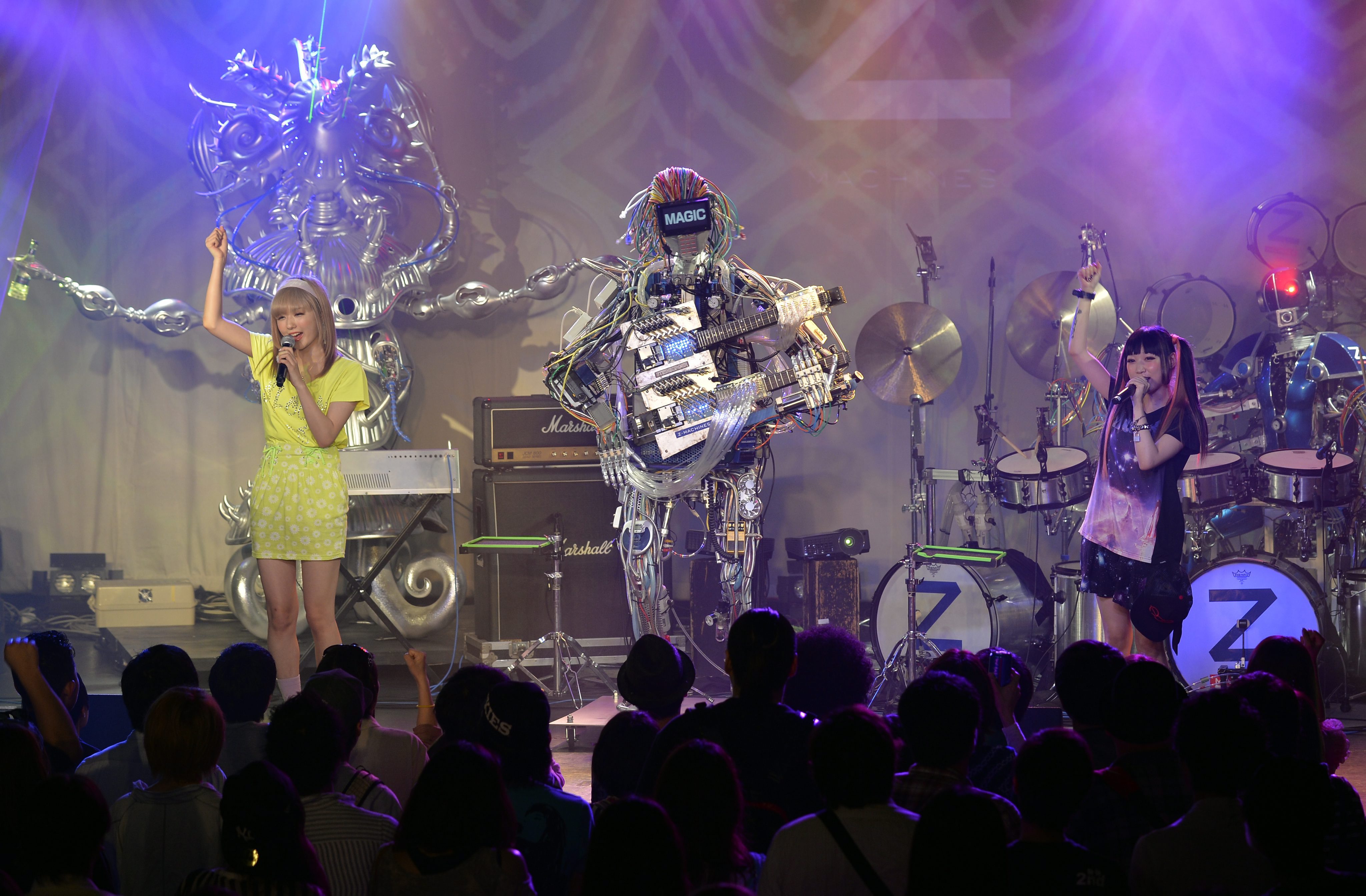 ”Z-Machines” - японска рок банда от роботи