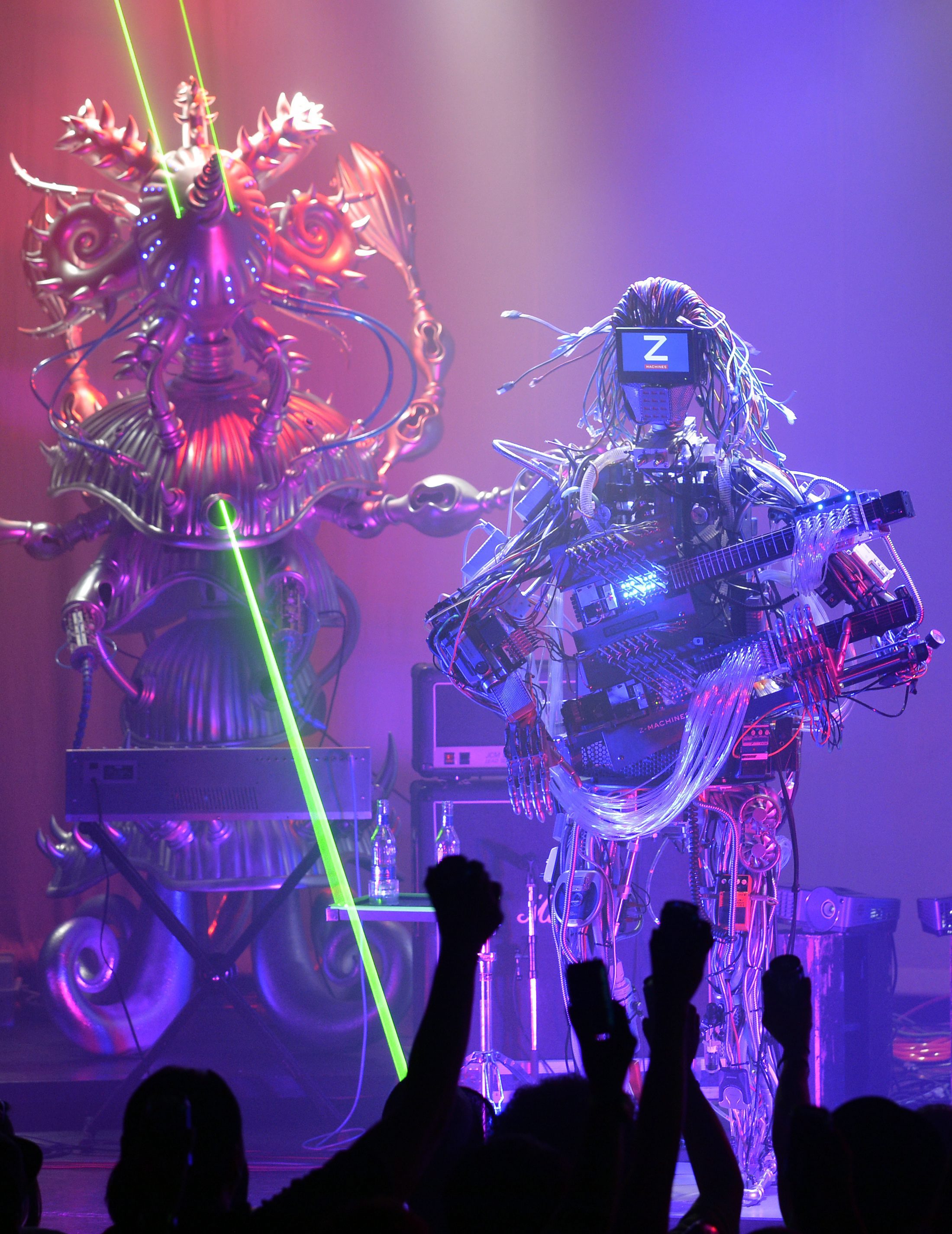 ”Z-Machines” - японска рок банда от роботи