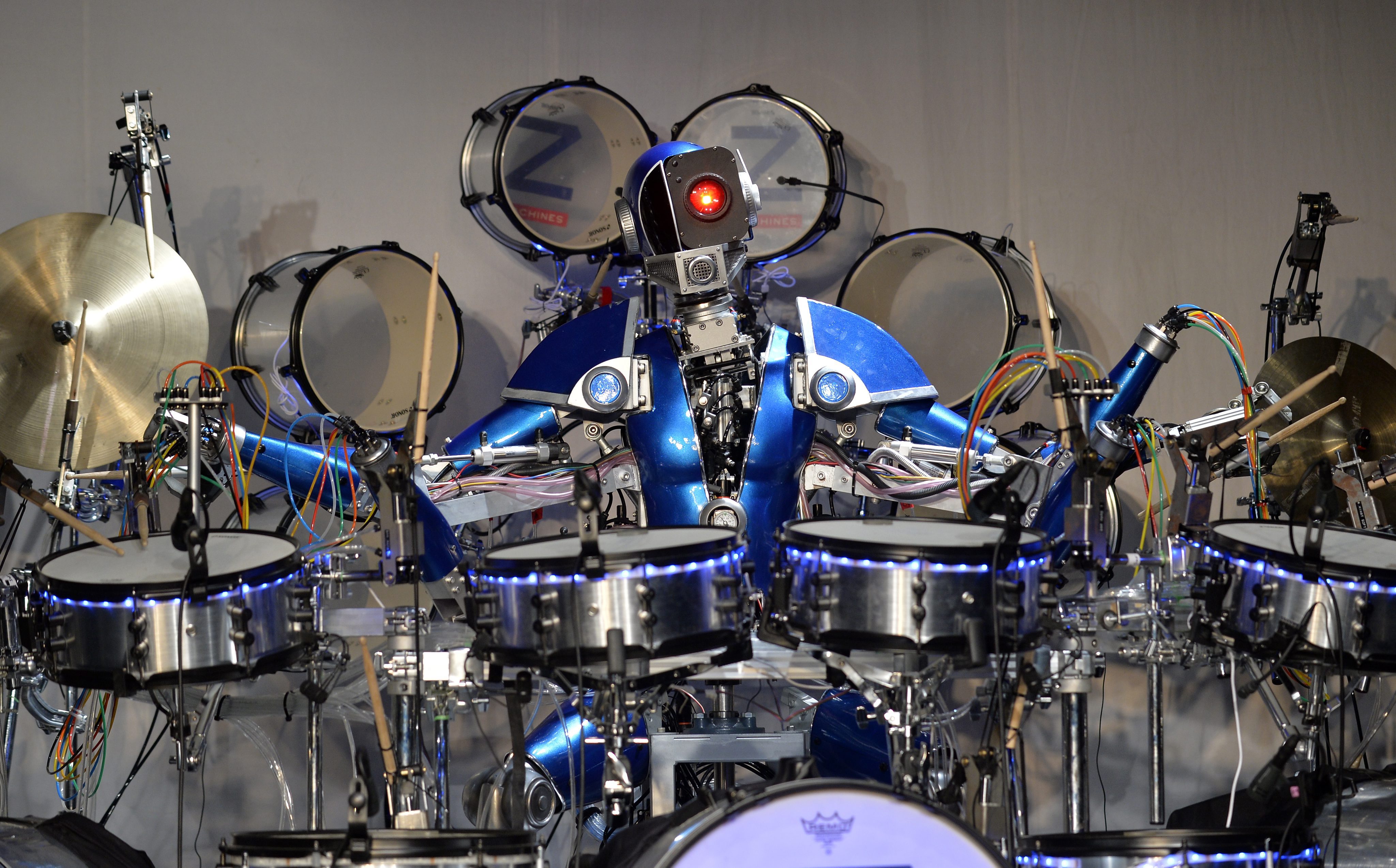 ”Z-Machines” - японска рок банда от роботи