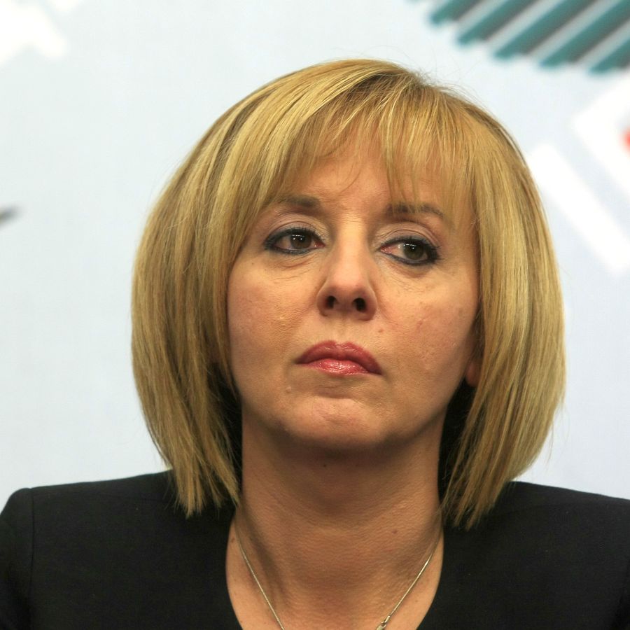Манолова: Президентът чува само протестиращите