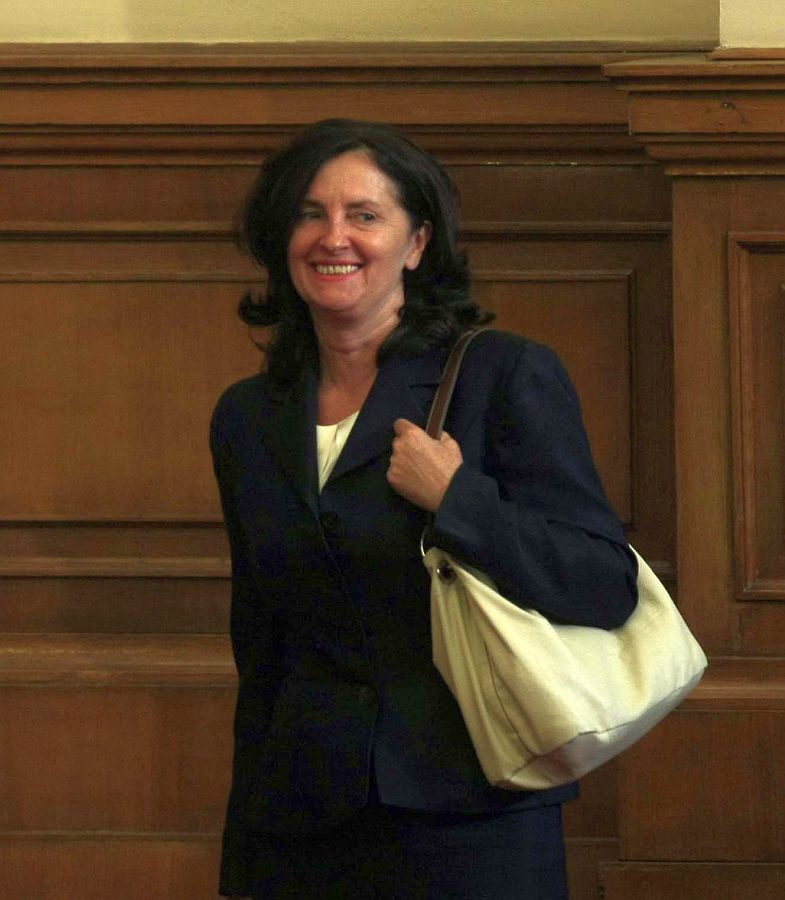 Даниела Бобева: Нашето правителство има подкрепа в парламента, което е ...
