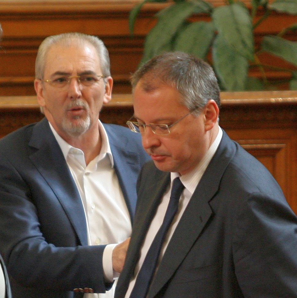 ”Отсъствие” за Станишев, Местан и Сидеров в парламента