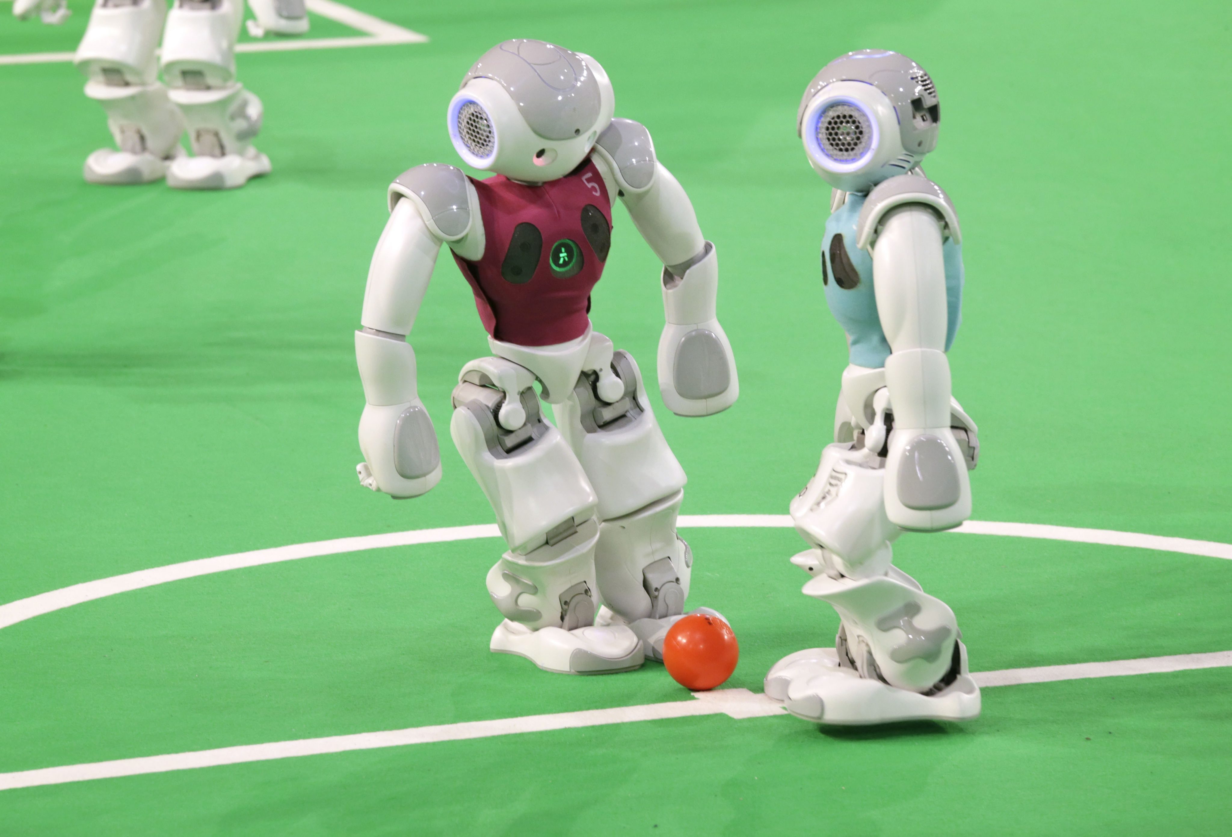 Световно първенство по футбол за роботи (снимки)