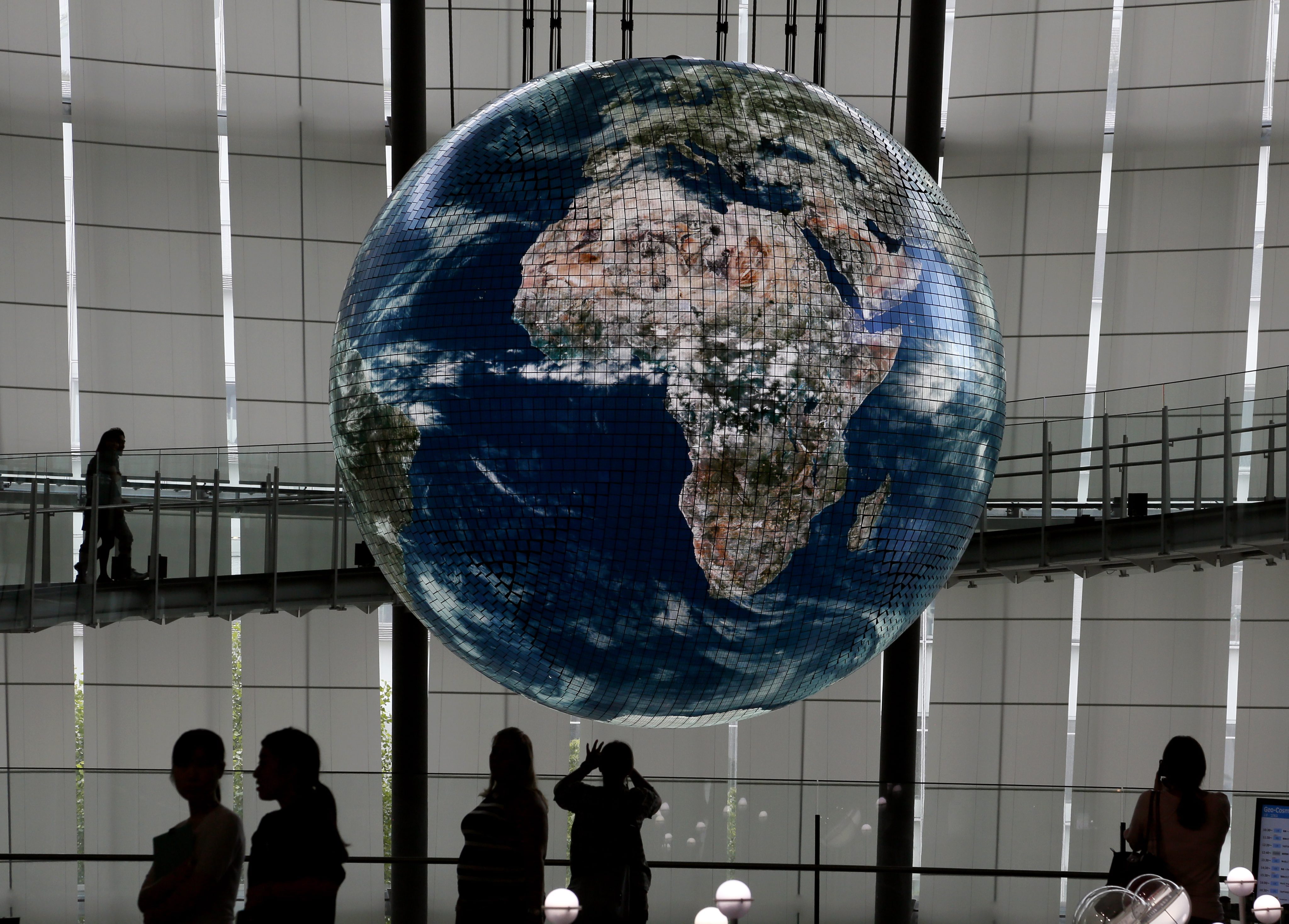 Климатични промени изместват полюсите на Земята