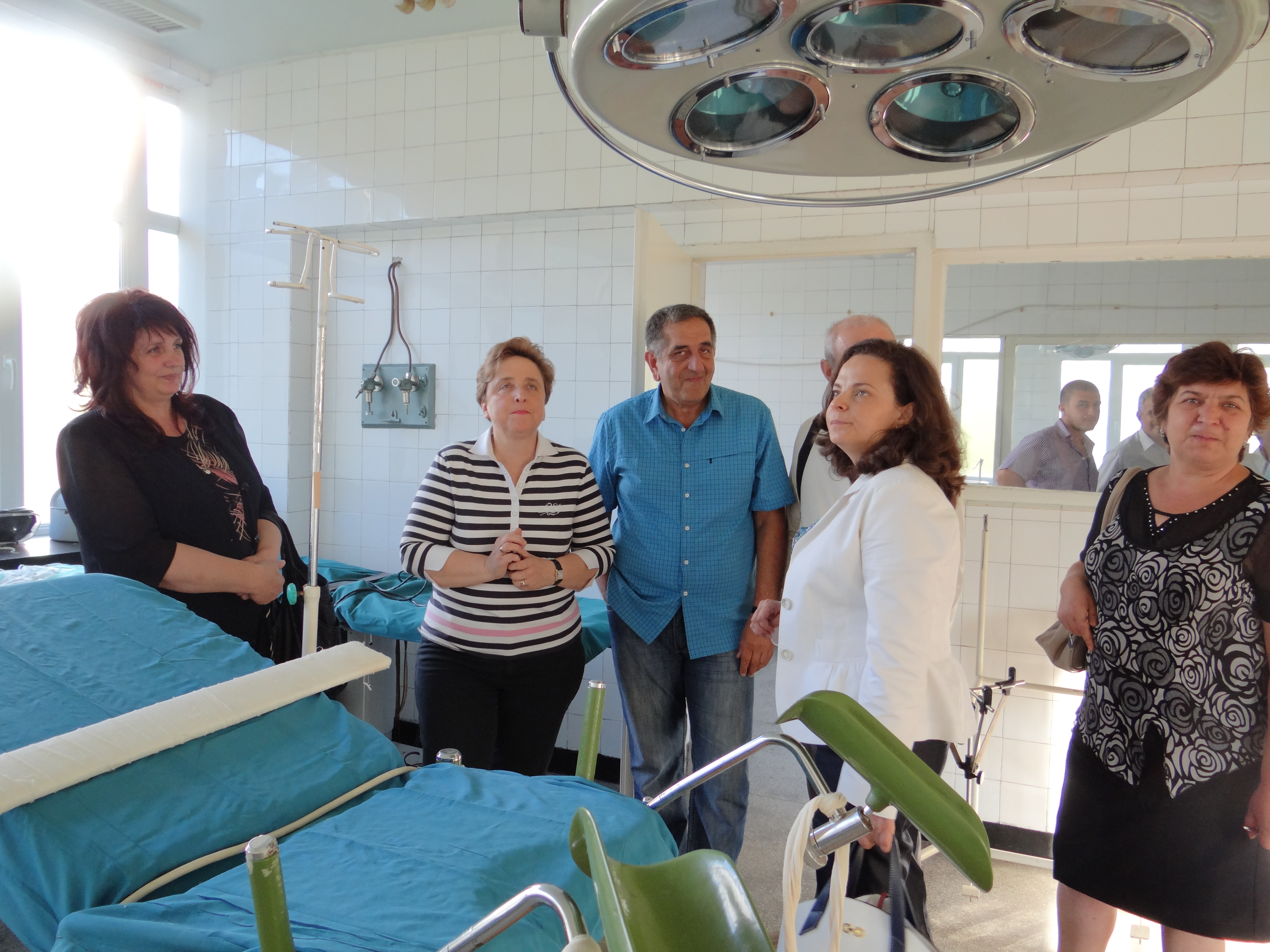 Здравният министър обеща да има болница в Девин до края на есента