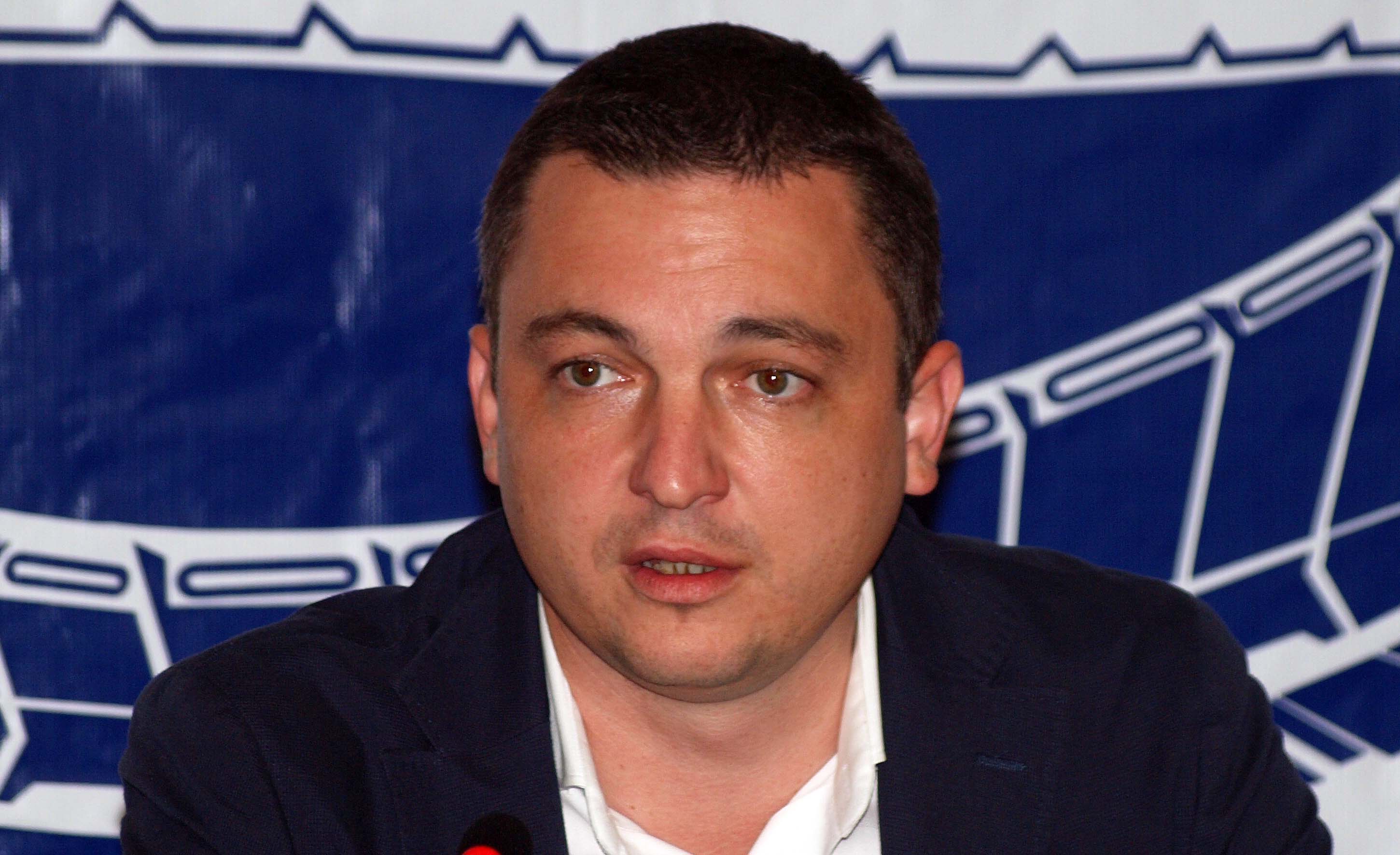 Жената на Иван Портних била в дружество, спечелило апетитни обществени поръчки
