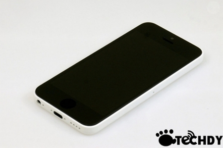 Дисплеят е с диагонал 4 инча, както при iPhone 5