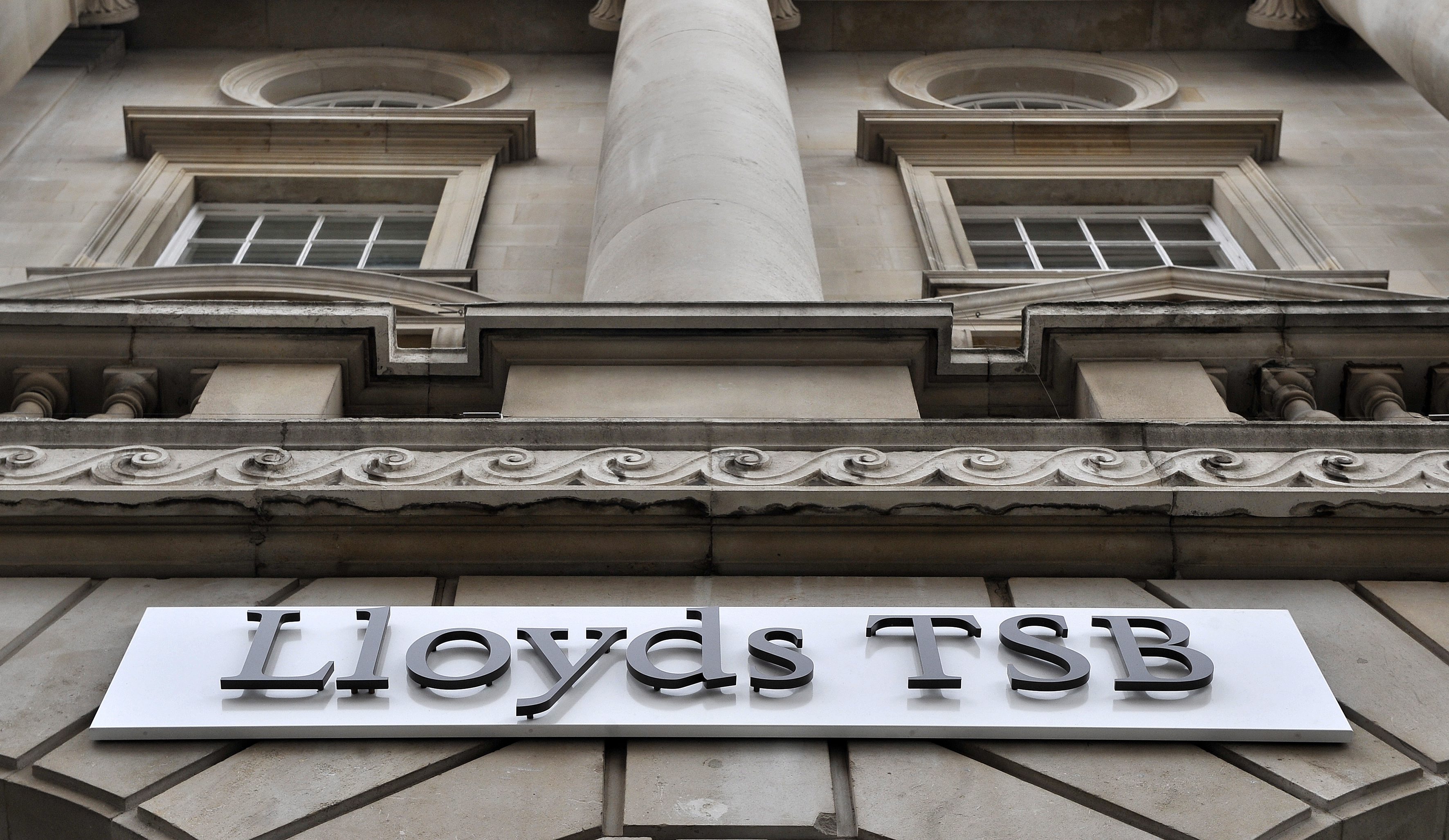 Lloyds Group - най-голямата институция във Великобритания за банкиране на дребно