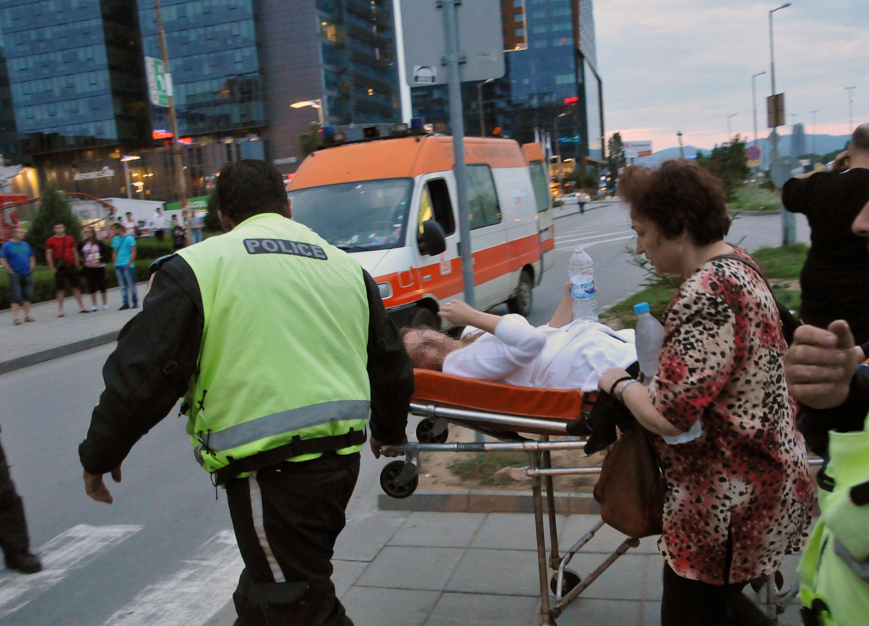Пострадалите са настанени в ”Пирогов”, ВМА и Окръжна болница