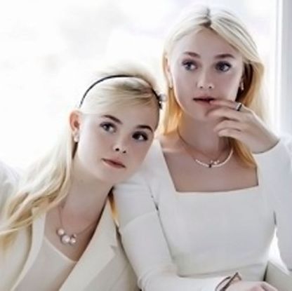 Дакота и Ел Фанинг блестят в обща фотосесия