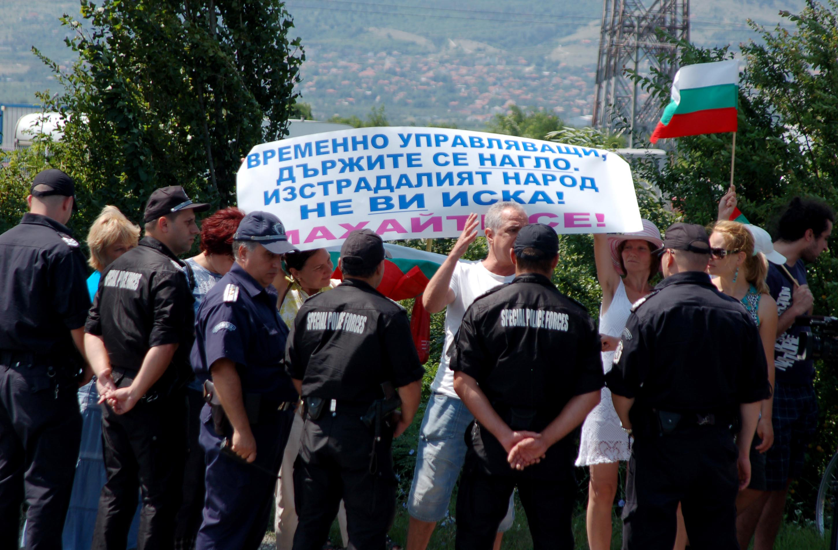72 процента от анкетираните искат нови избори незабавно