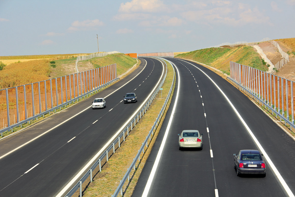 След 40 г. работа България вече има първата завършена магистрала
