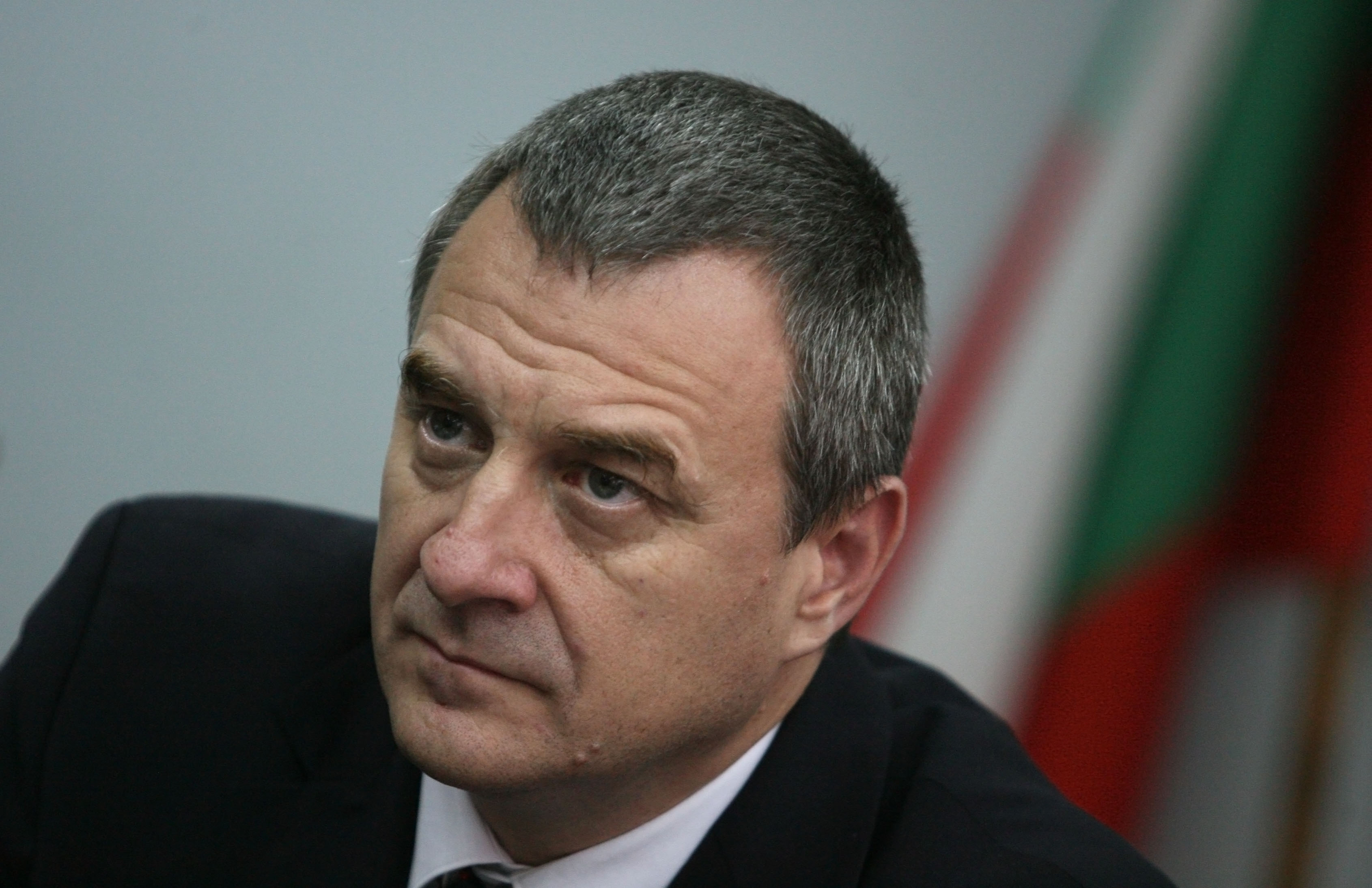 Цветлин Йовчев каза още, че за него протестите отразяват кризата в България