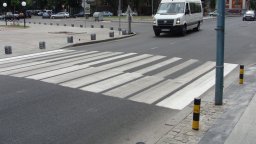 Сложиха пешеходна пътека като клавиши на пиано