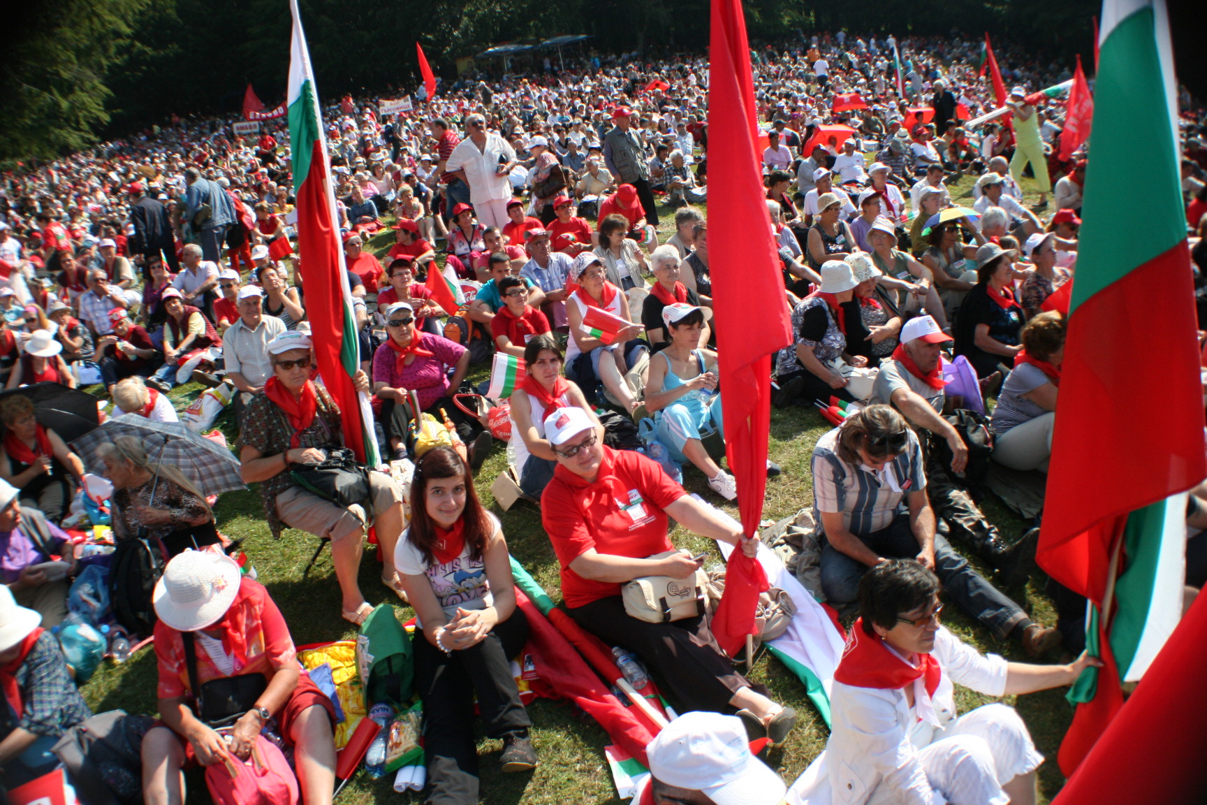 Кутев: 50 000 на Бузлуджа, а не на разходка по жълтите павета