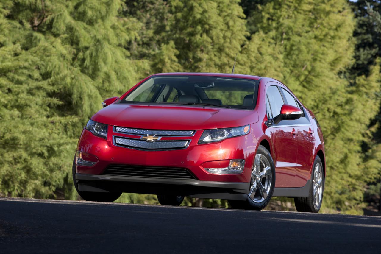 GM сваля цената на Chevrolet Volt с 5000 долара