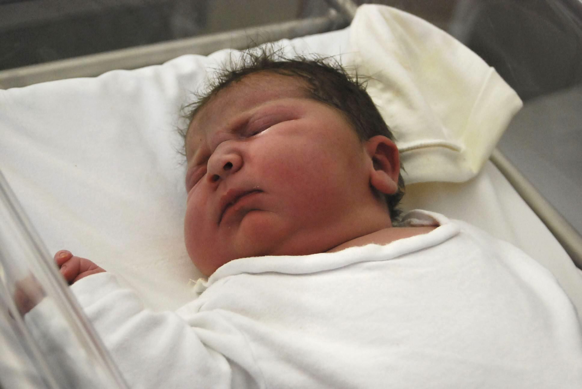 Британка роди по естествен път бебе 6,2 кг