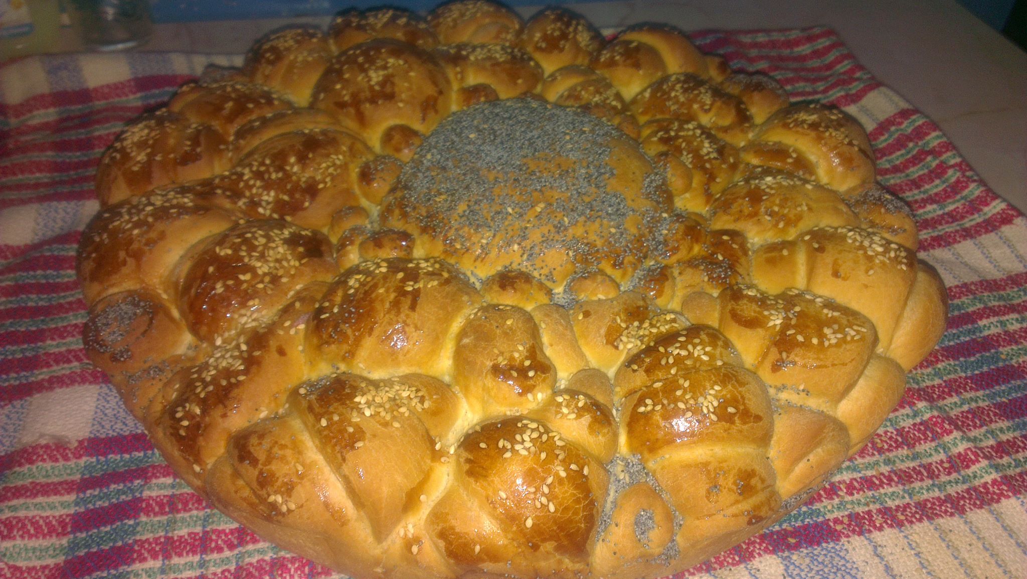 Питка с мак и сусам