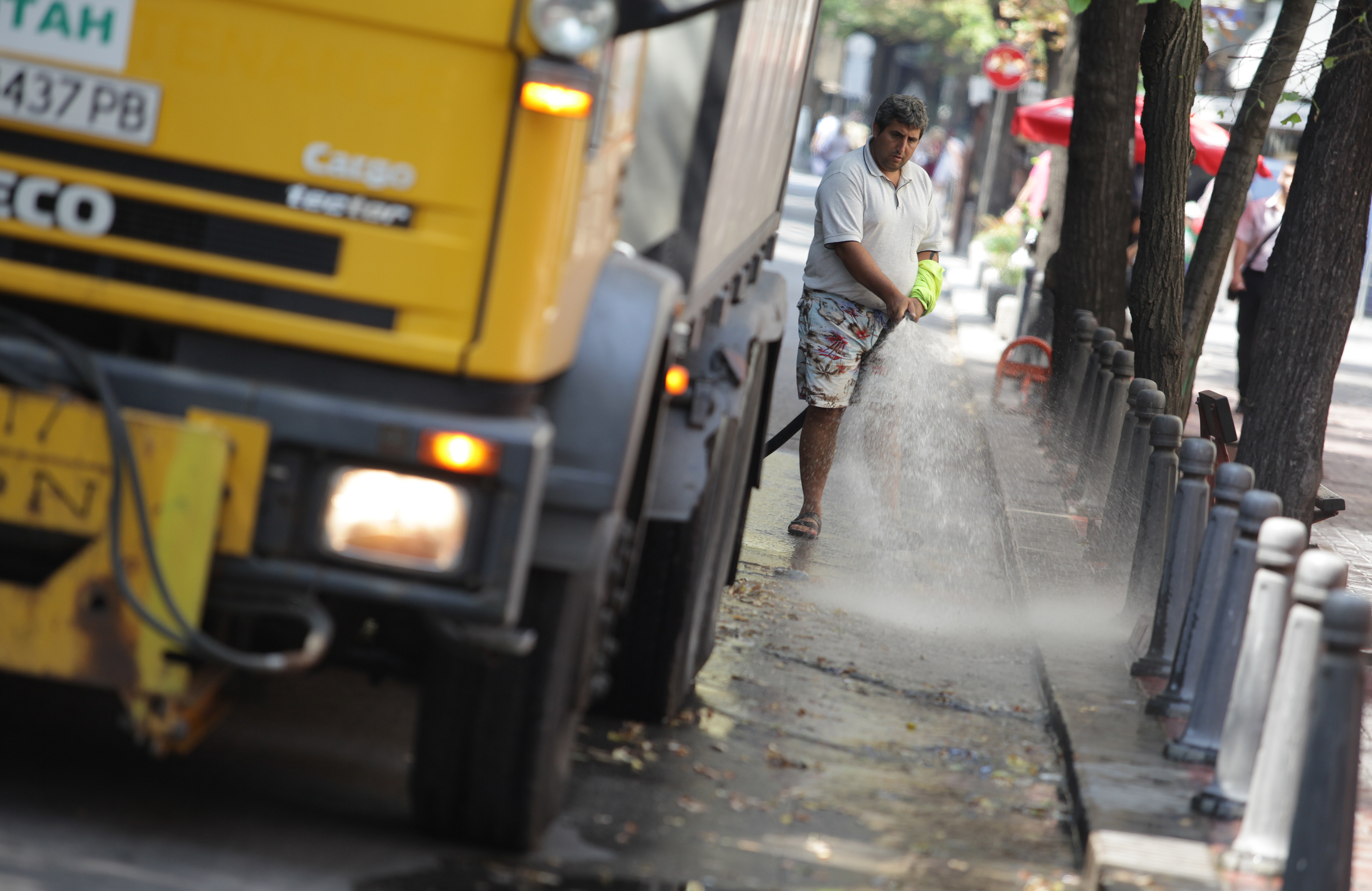 Миналата година улиците с масов градски транспорт са измити три пъти