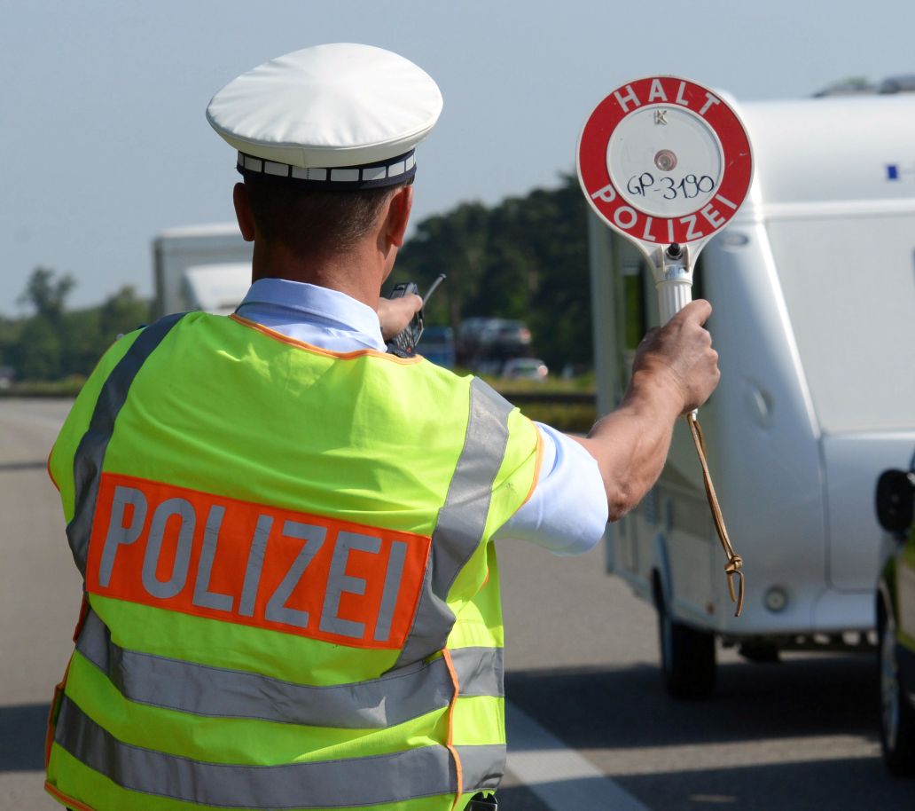 Полицията в ЕС започна ”хайки” срещу високата скорост