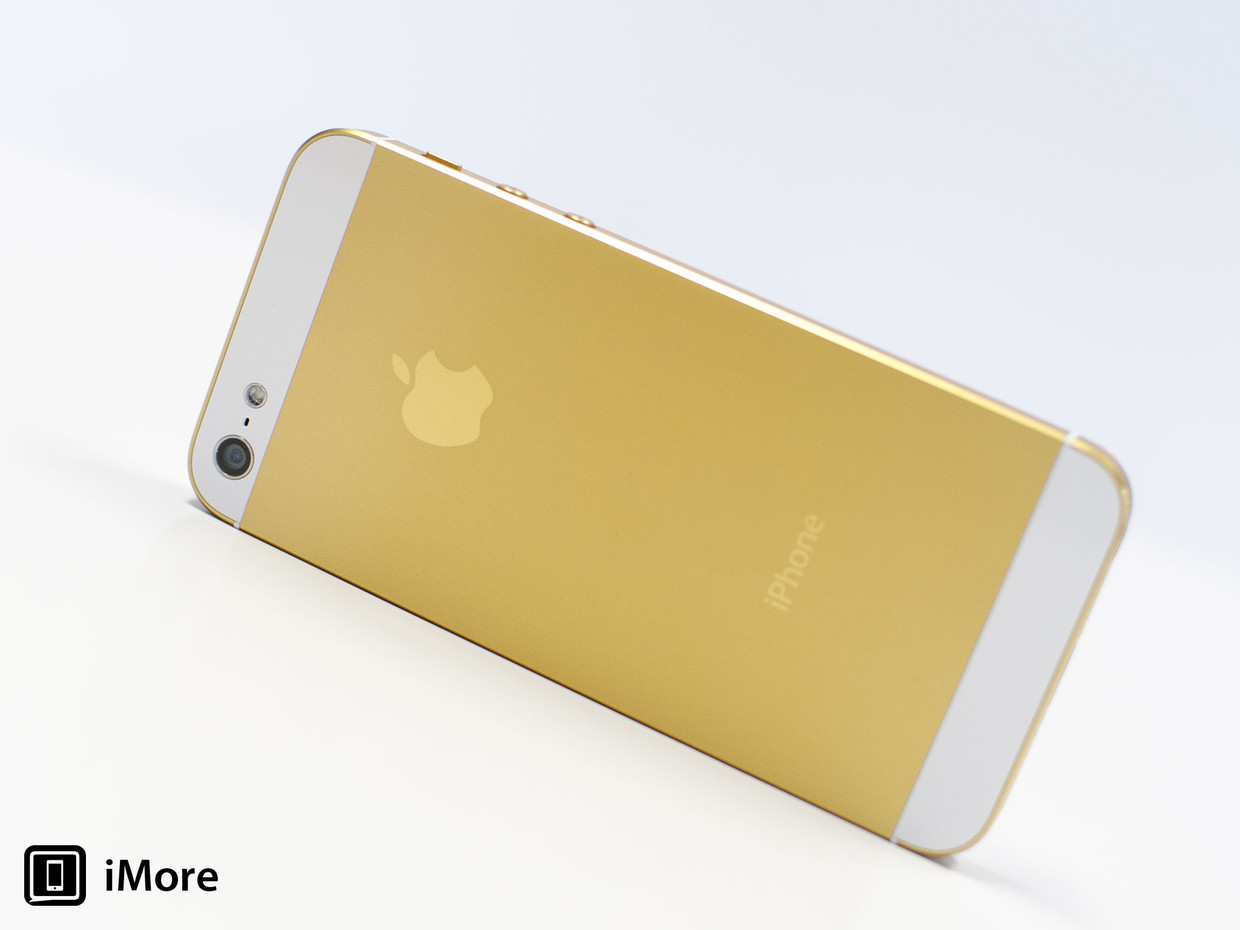 Златен iPhone на хоризонта